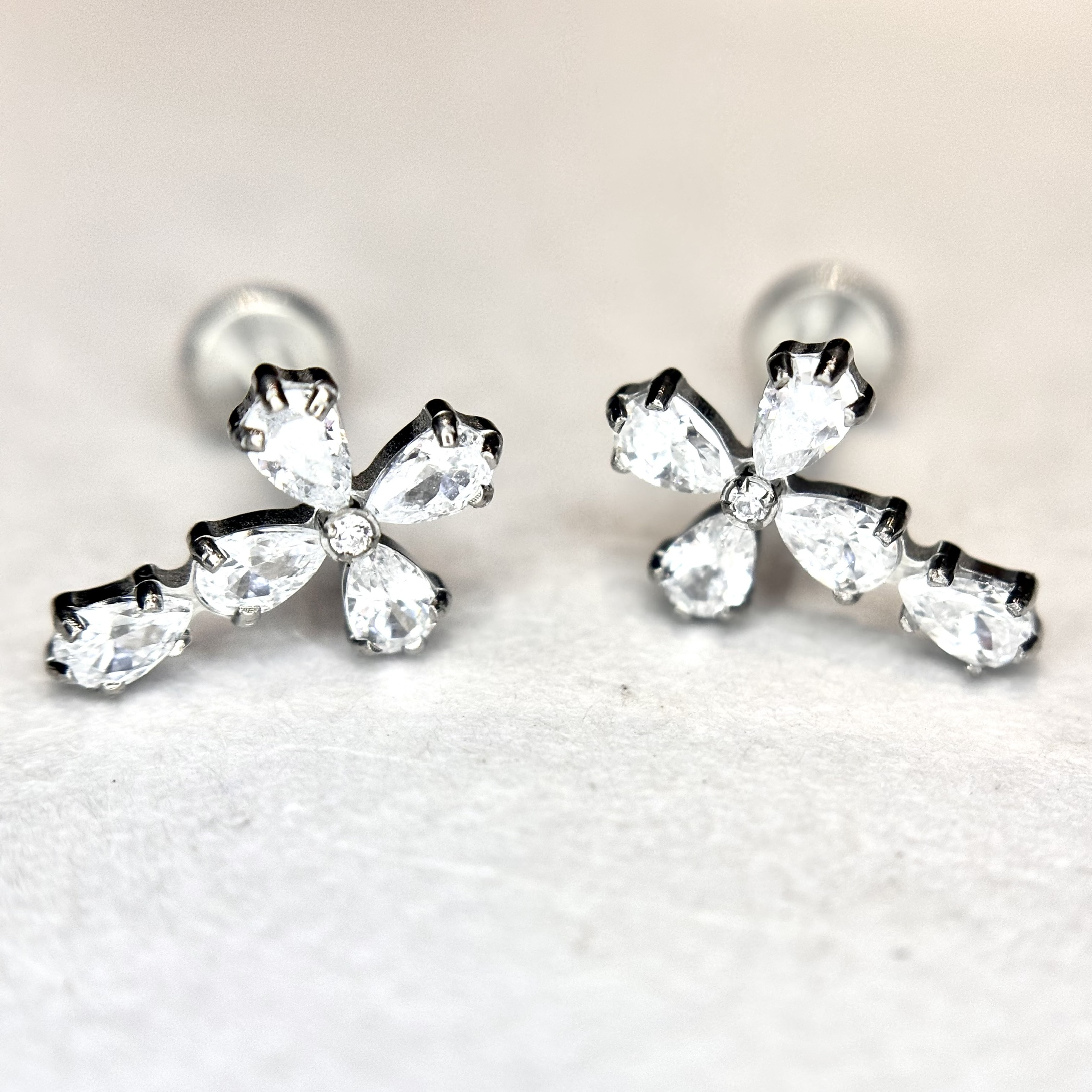 Khuyên kiểu titan thánh giá_thumbnail_3