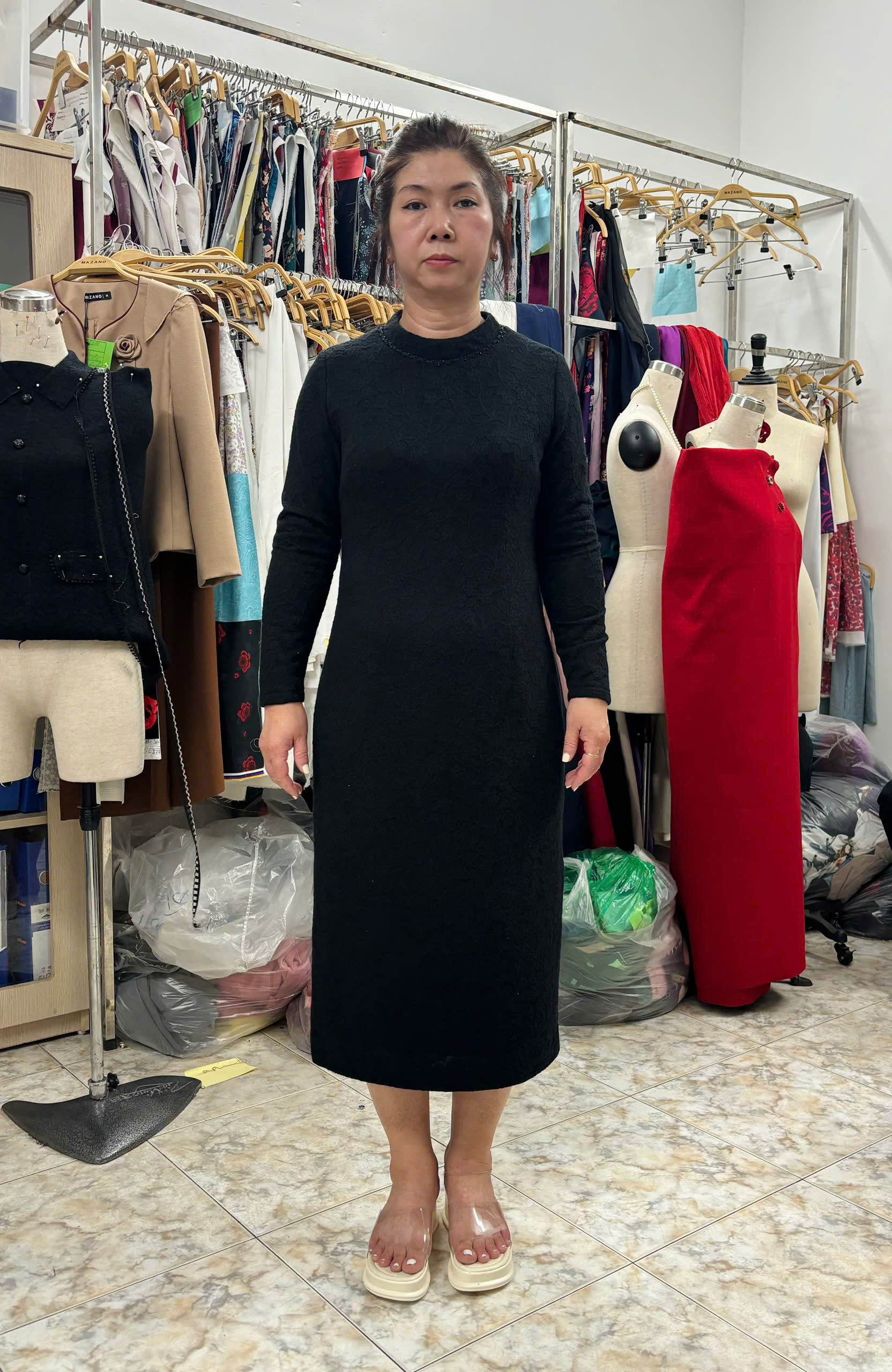 Váy Đầm Suông Vải dạ len Hoạ tiết hoa văn ren chìm Cổ tròn 3p Tay dài Dài qua gối