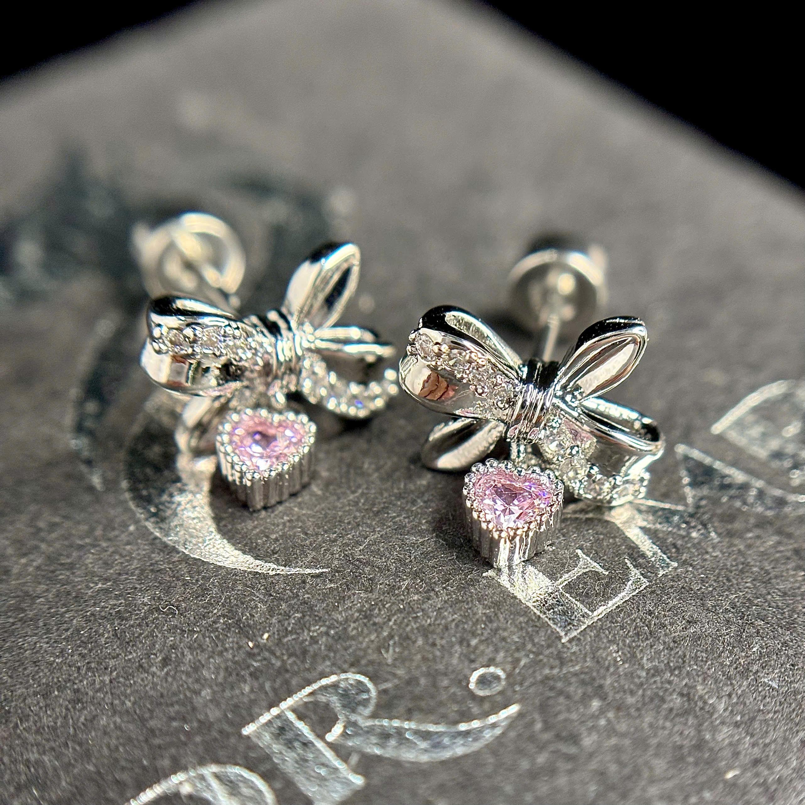 khuyên kiểu nơ rơi đá tim hồng_thumbnail_3