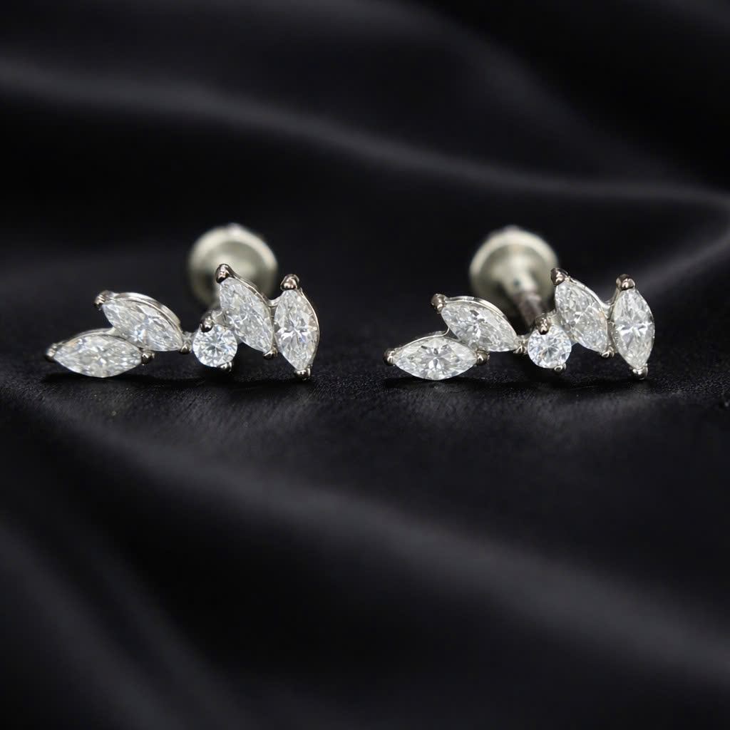 Khuyên kiểu titan 4 lá 1 đá giữa