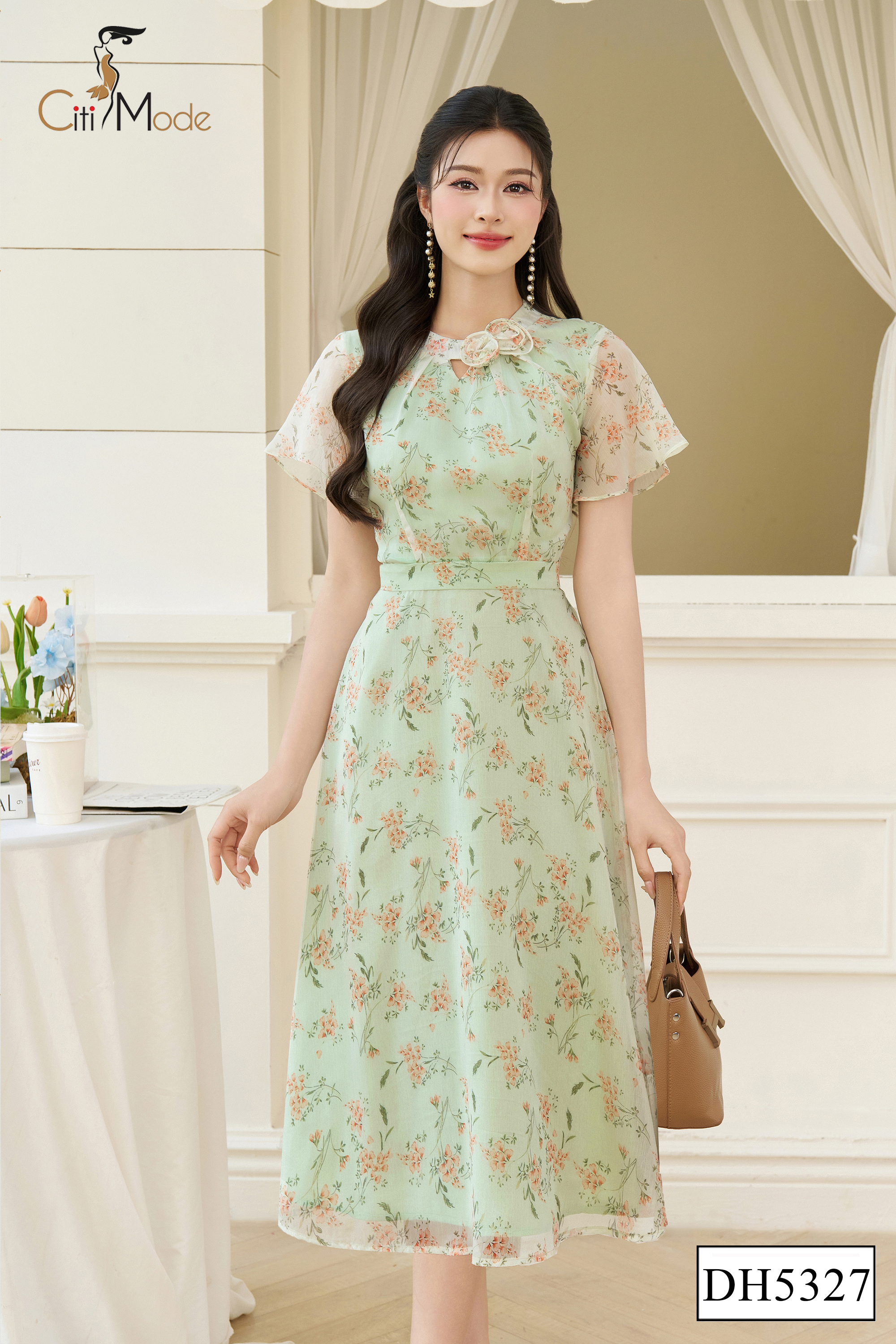 Đầm xoè hoa xanh cổ giọt lệ đính hoa_thumbnail_1