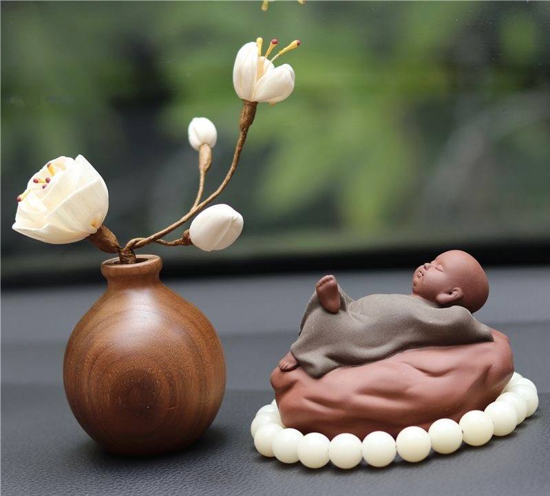 Chú tiểu, Lọ hoa để Taplo