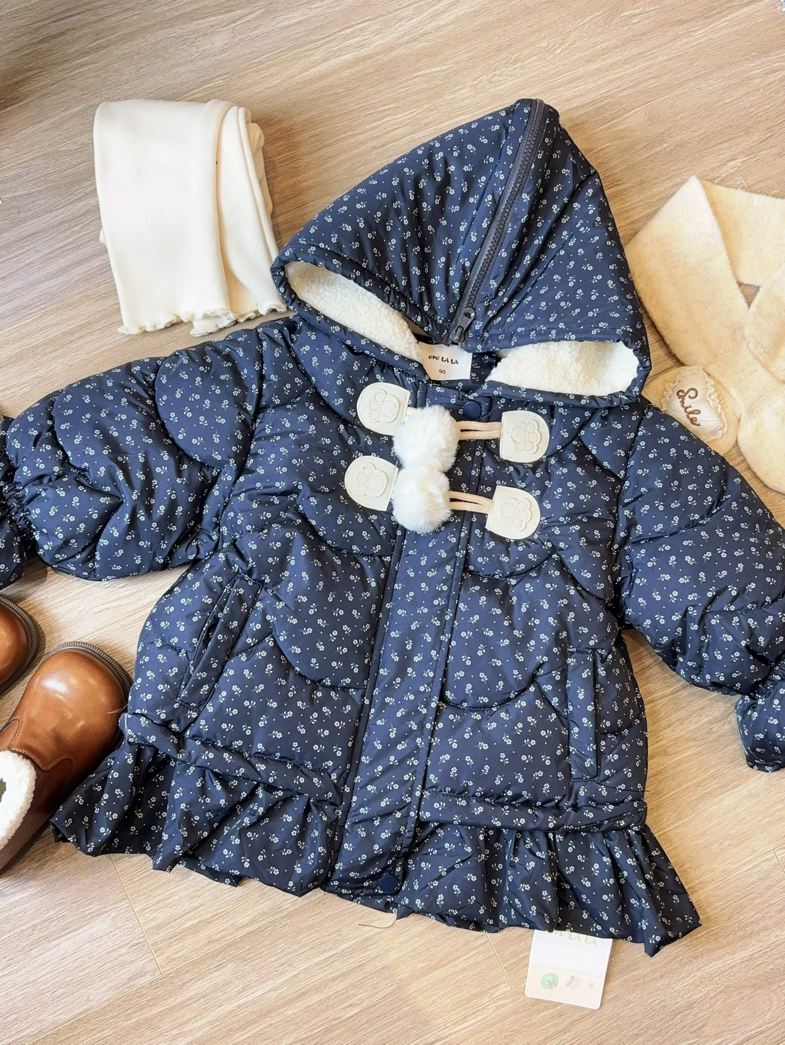 (M180) áo khoác phao xanh navy hoa nhí Opo