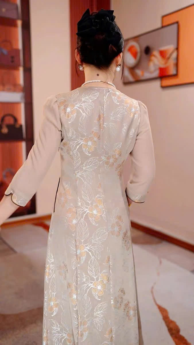 17901-Đầm suông vàng kem tay lửng cổ tàu in hoa ( lụa)_thumbnail_1