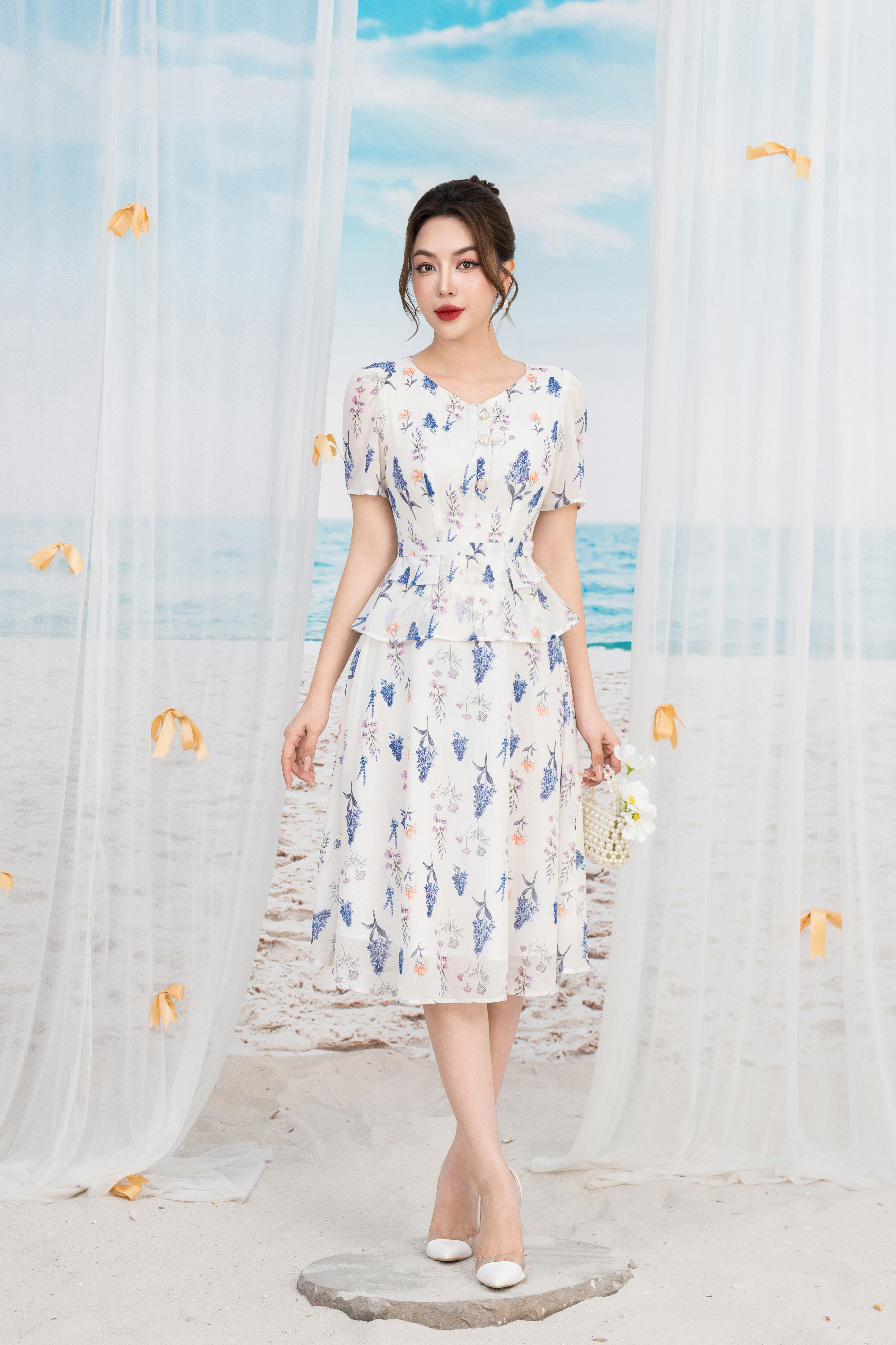 Đầm xoè ppelum trắng hoa xanh_thumbnail_2