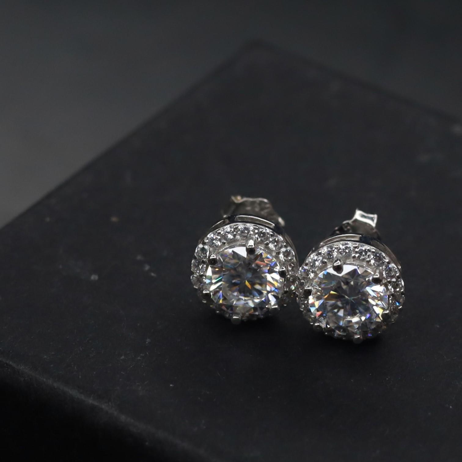 Khuyên tai bạc kim cương mois viền đá tấm_thumbnail_5