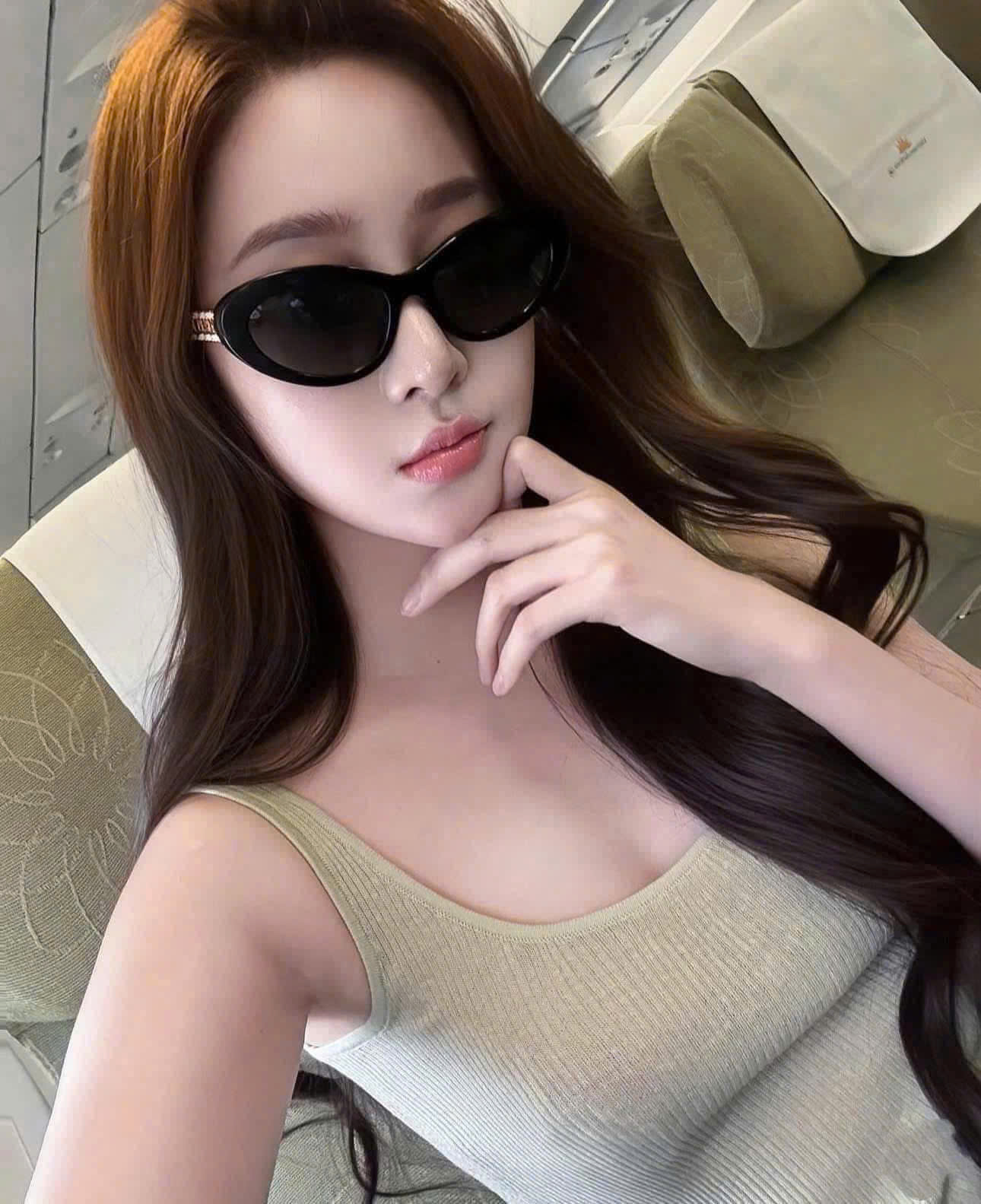 KÍNH HIỆU CHẤT LỪ CHANEL