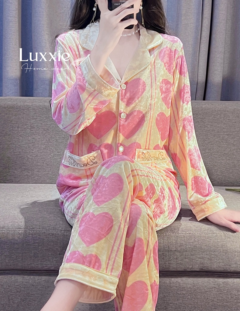 NHUNG08 Pijama vải nhung vàng họa tiết tim hồng