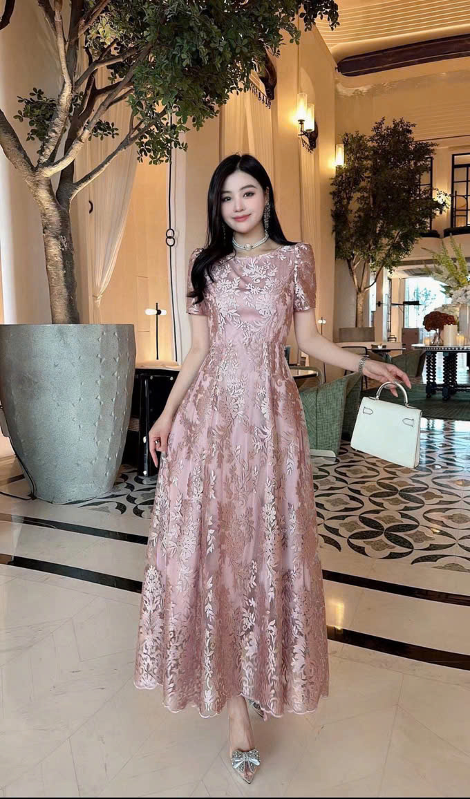 Đầm dự tiệc dạ hội ren thêu 3D tay con cổ thuyền sang trọng_thumbnail_6