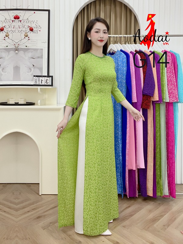 G14 Áo dài Gấm màu xanh cốm cổ tròn tay lỡ, cổ đính hạt
