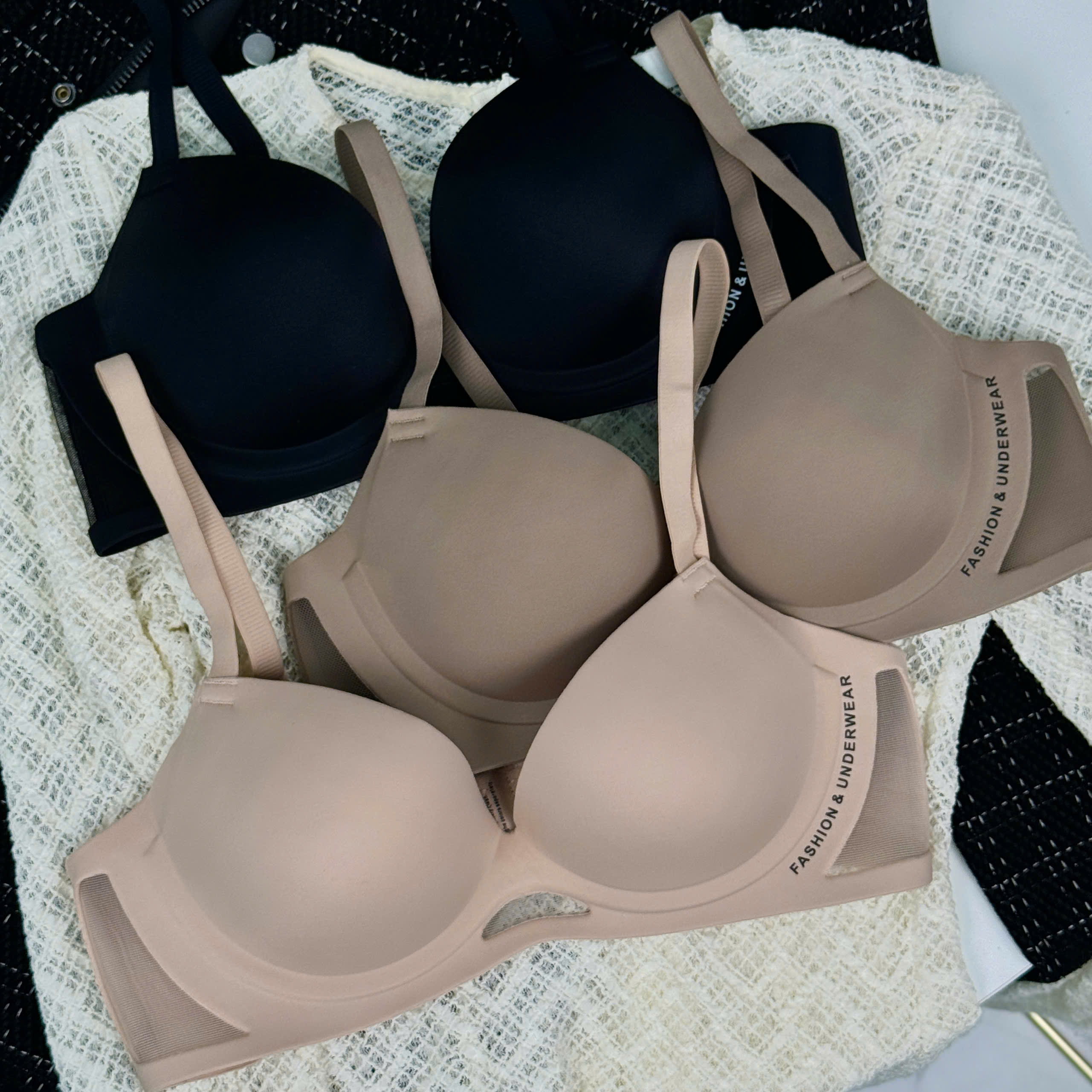 [Mã B52] Áo Lót Su Nữ Nâng Vòng 1 Không Gọng Áo Bra Chất Su Mỏng Không Gọng Có Mút Đệm Tròn Massa Gom Quả Chống Xệ Hạn Chế Ngấn Mỡ Lưng -- VIKAM_thumbnail_1