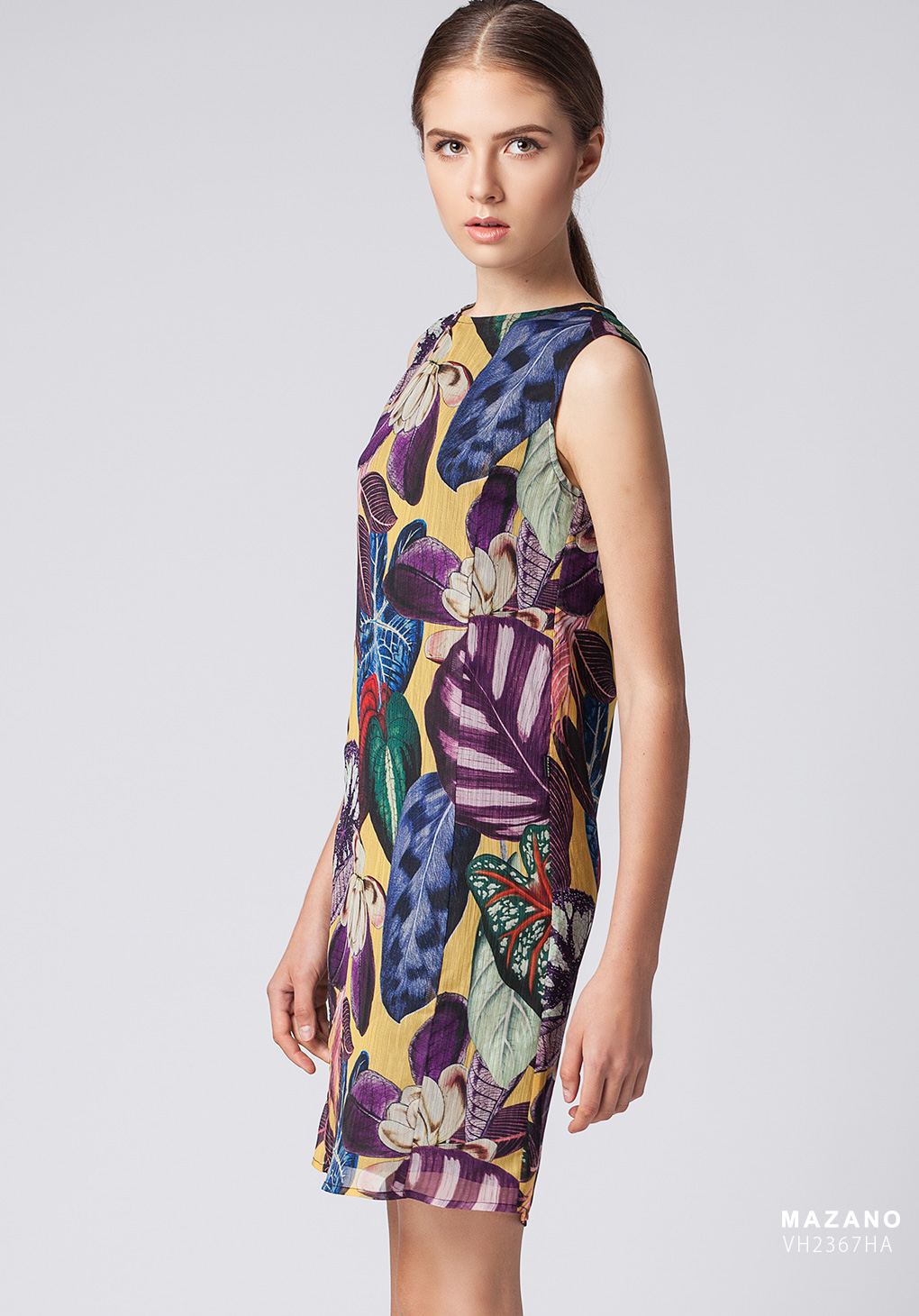 Đầm suông họa tiết lá cây, cổ tròn, tay sát nách