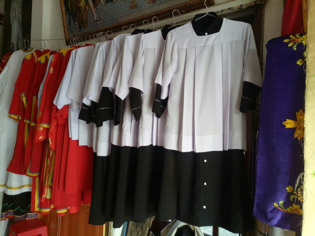 Bộ áo giúp lễ không ren màu đỏ trắng PP0429-6