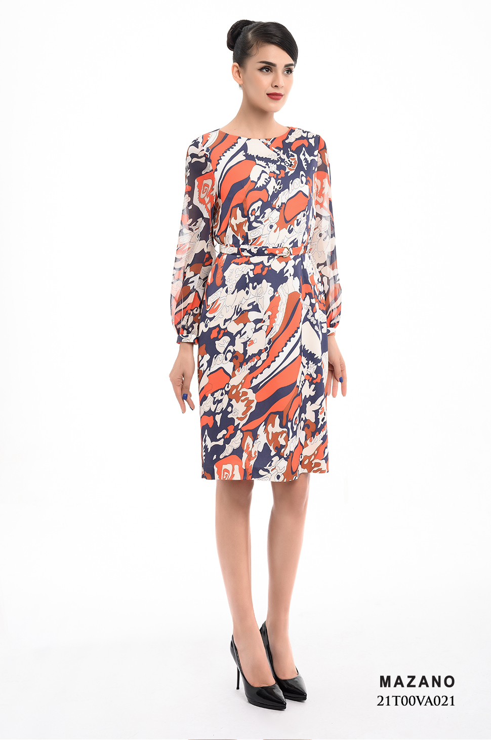 Đầm họa tiết tay dài thắt đai