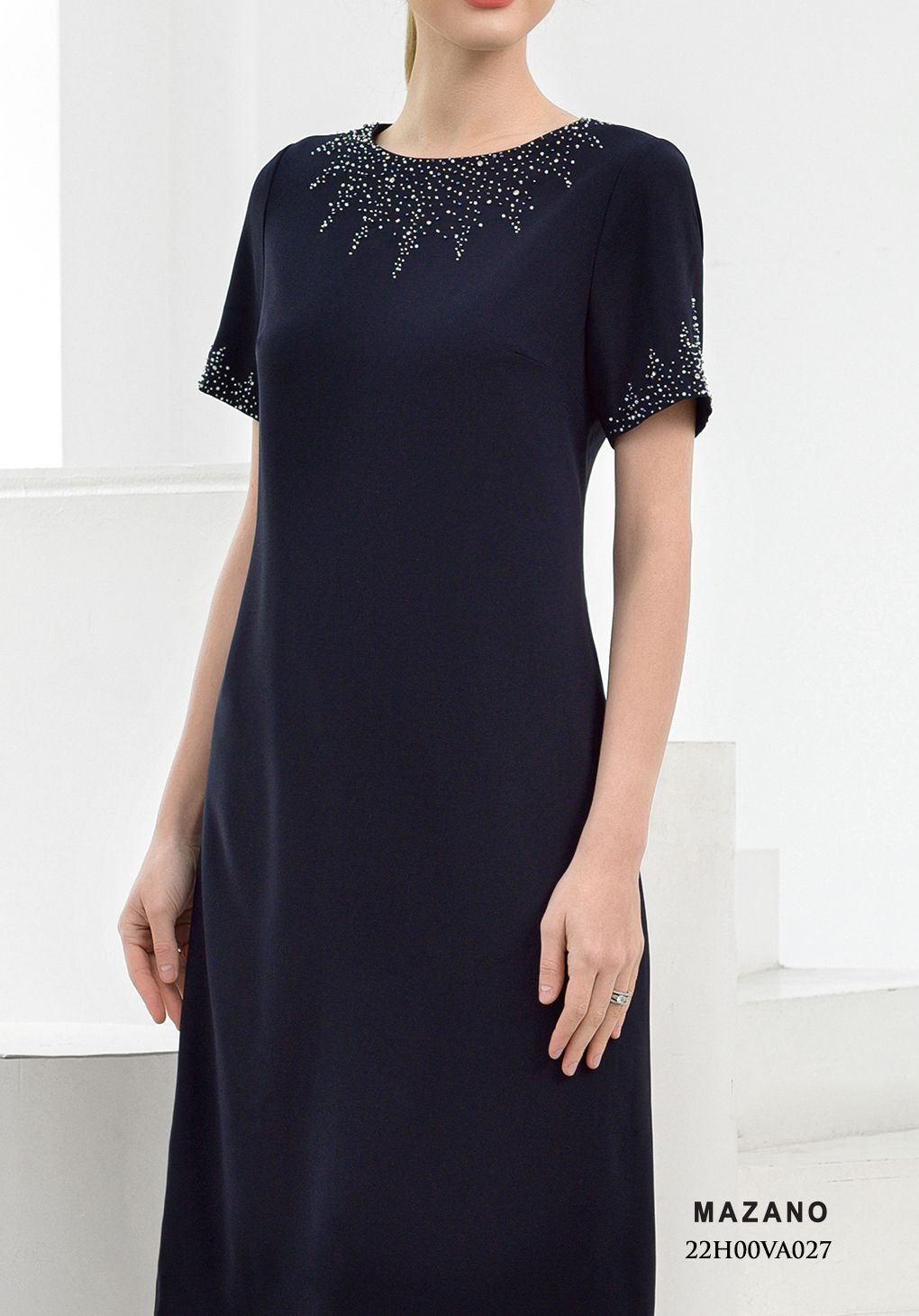 Đầm suông xanh đính đá cổ tay cách điệu_thumbnail_4