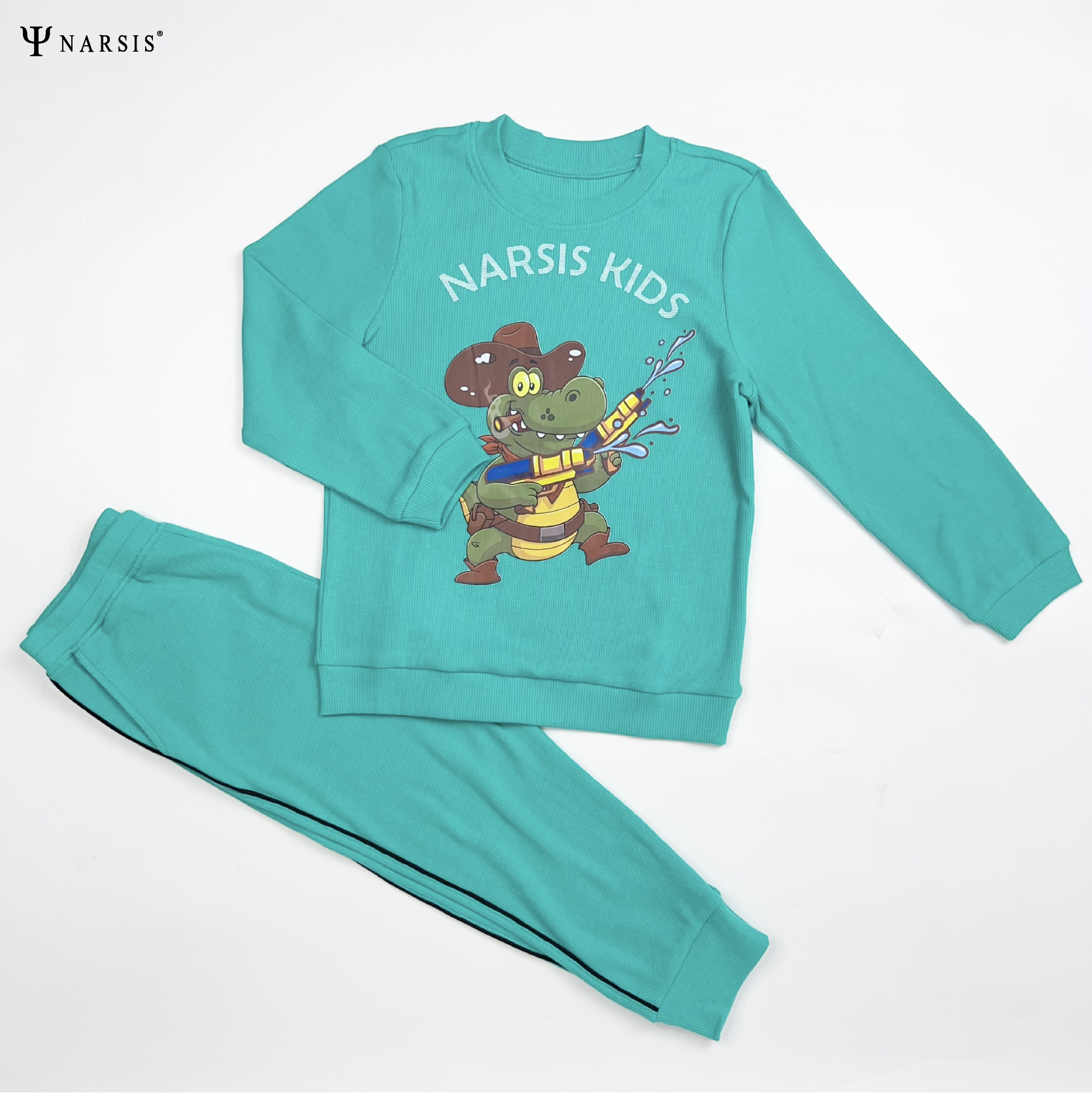 Bộ thu đông bé trai Narsis KE2104 chất cotton, kiểu dáng thoải mái, dễ chịu.