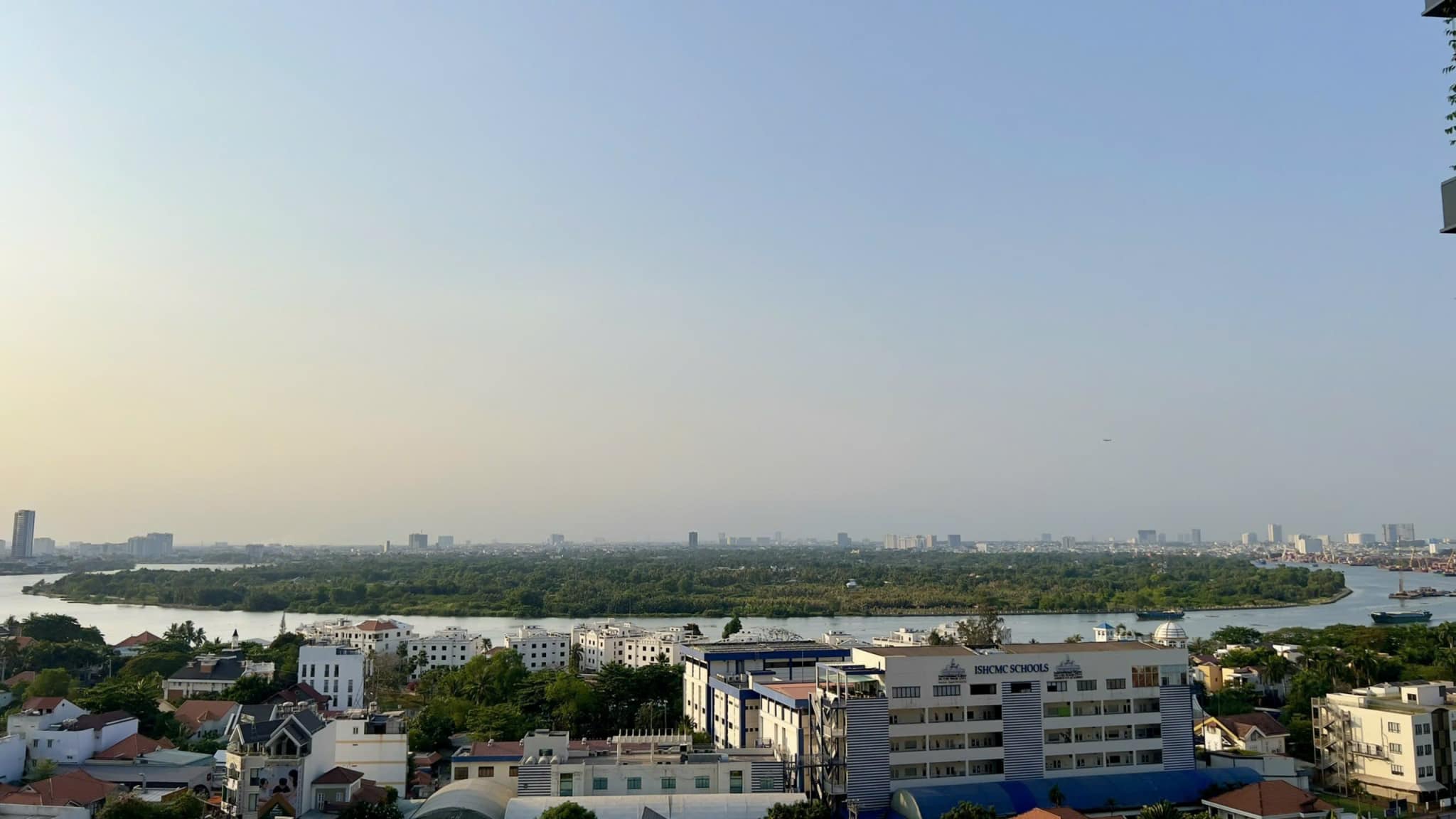 Tin thật 100% - PKD Lumiere Riverside chuyên cho thuê các căn hộ 3PN giá rẻ, view trực diện sông lung linh_thumbnail_5