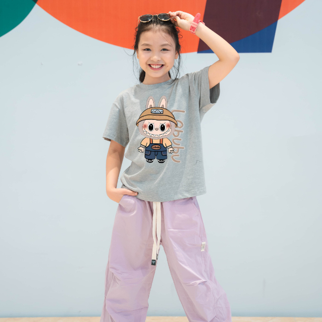 Áo thun bé gái in hình Labubu chữ dọc - Loza Kids AT2779_thumbnail_11