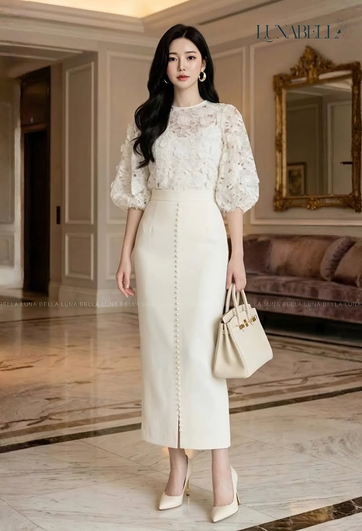 Chân đầm bút chì dài cúc giữa AVENA màu TRẮNG