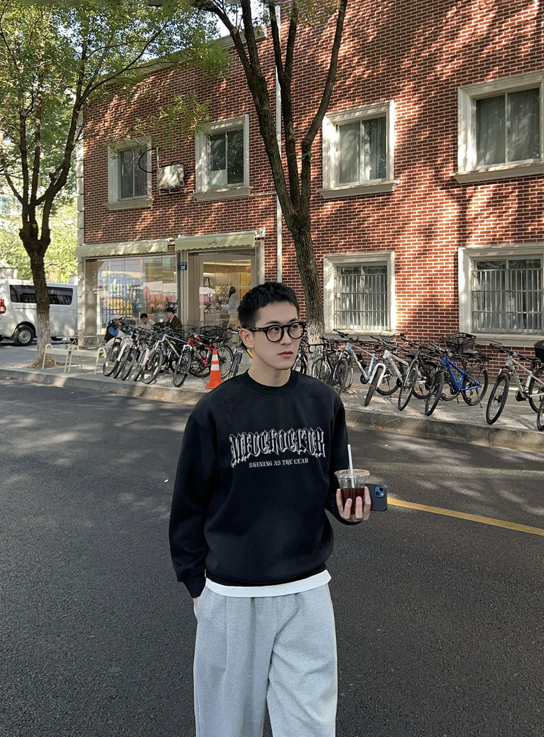 Áo sweater nam form boxy 2003 Miucho local brand cổ tròn vải nỉ bông 350 GSM dày dặn in mix_thumbnail_3