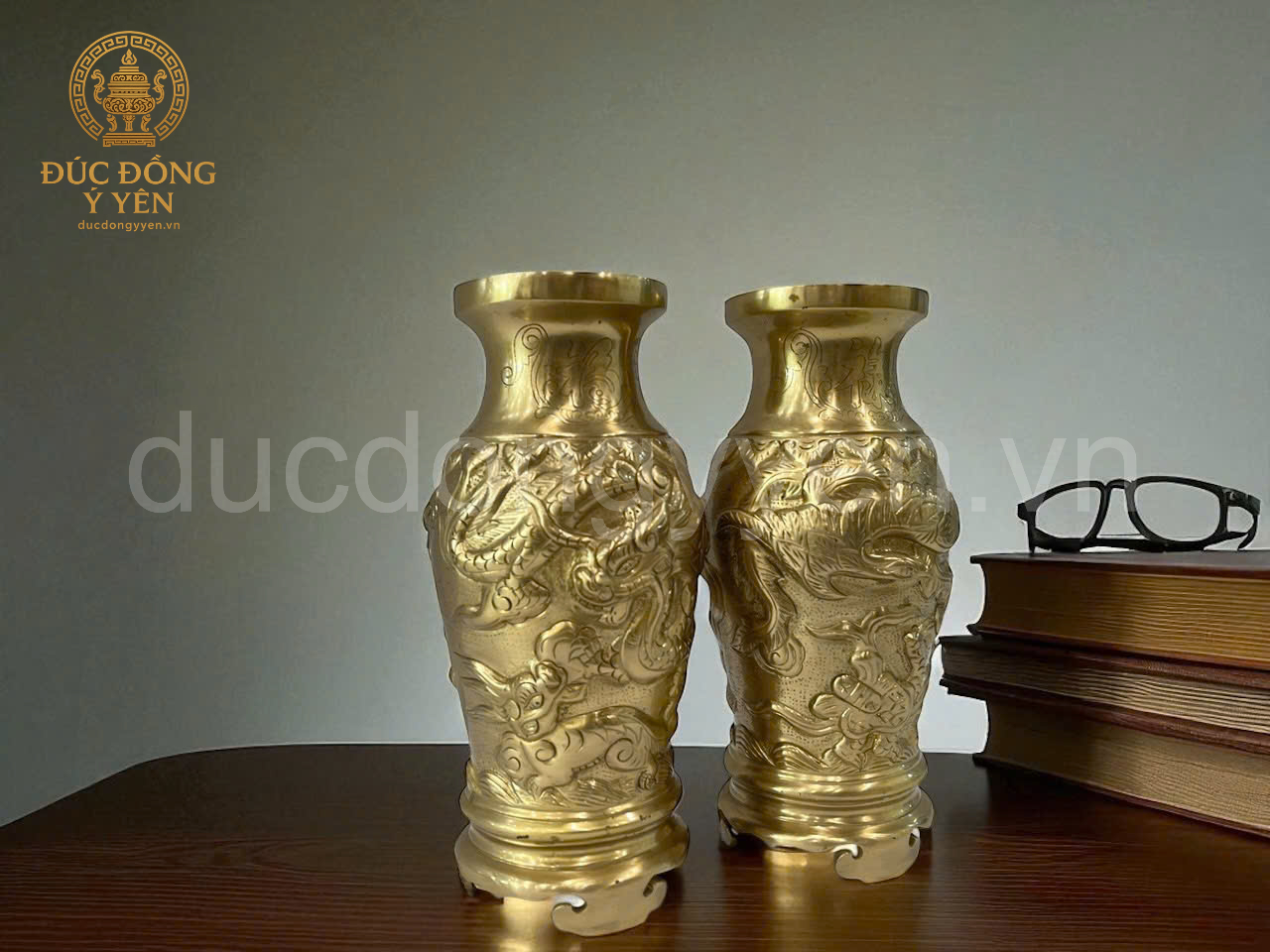 Lọ hoa rồng nổi đúc đồng vàng cát tút 