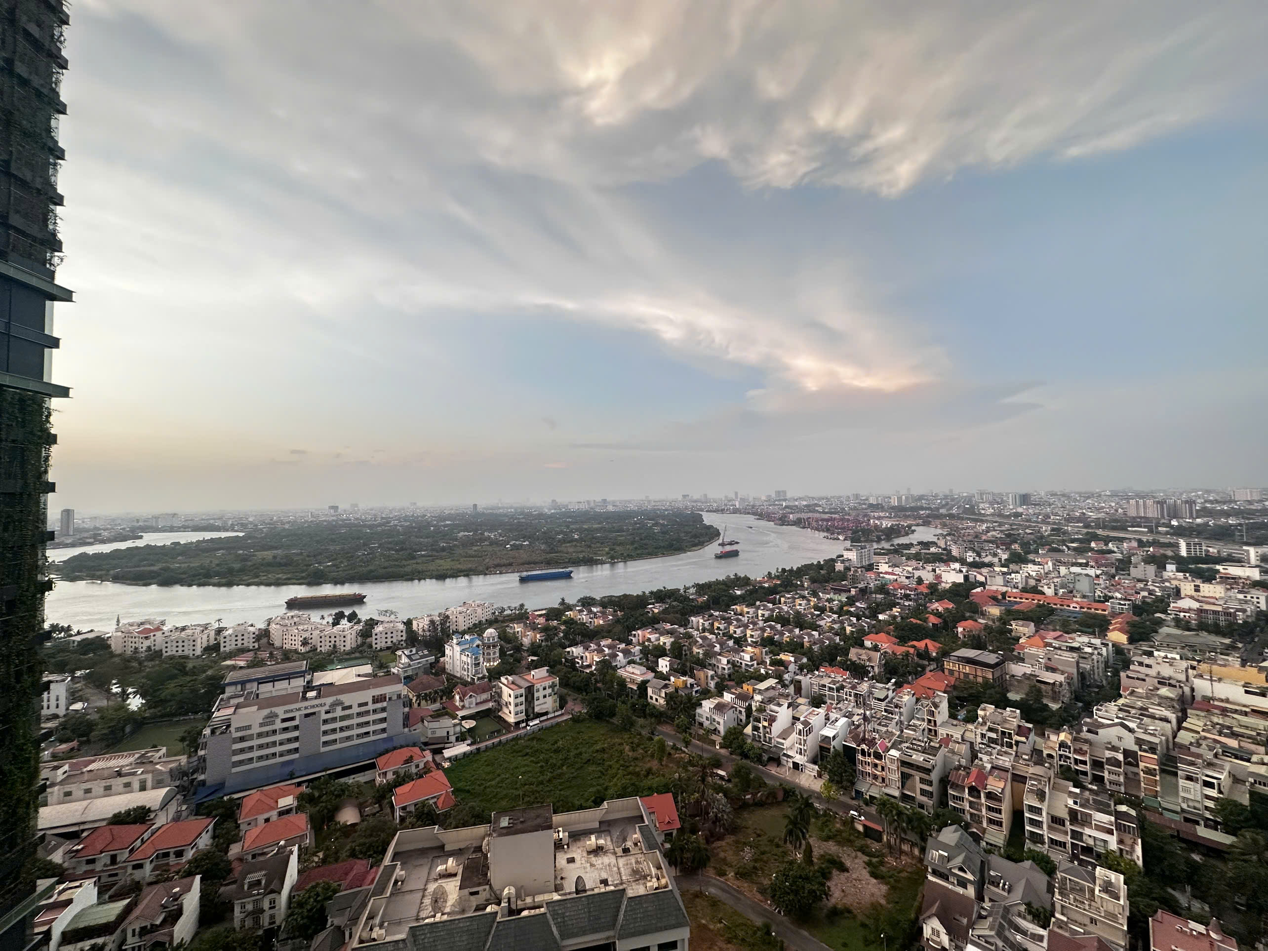 Tin thật 100% - Thuê nhanh căn hộ Lumiere Riverside view cực thoáng, nội thất mới 100% với mức giá cực tốt_thumbnail_7