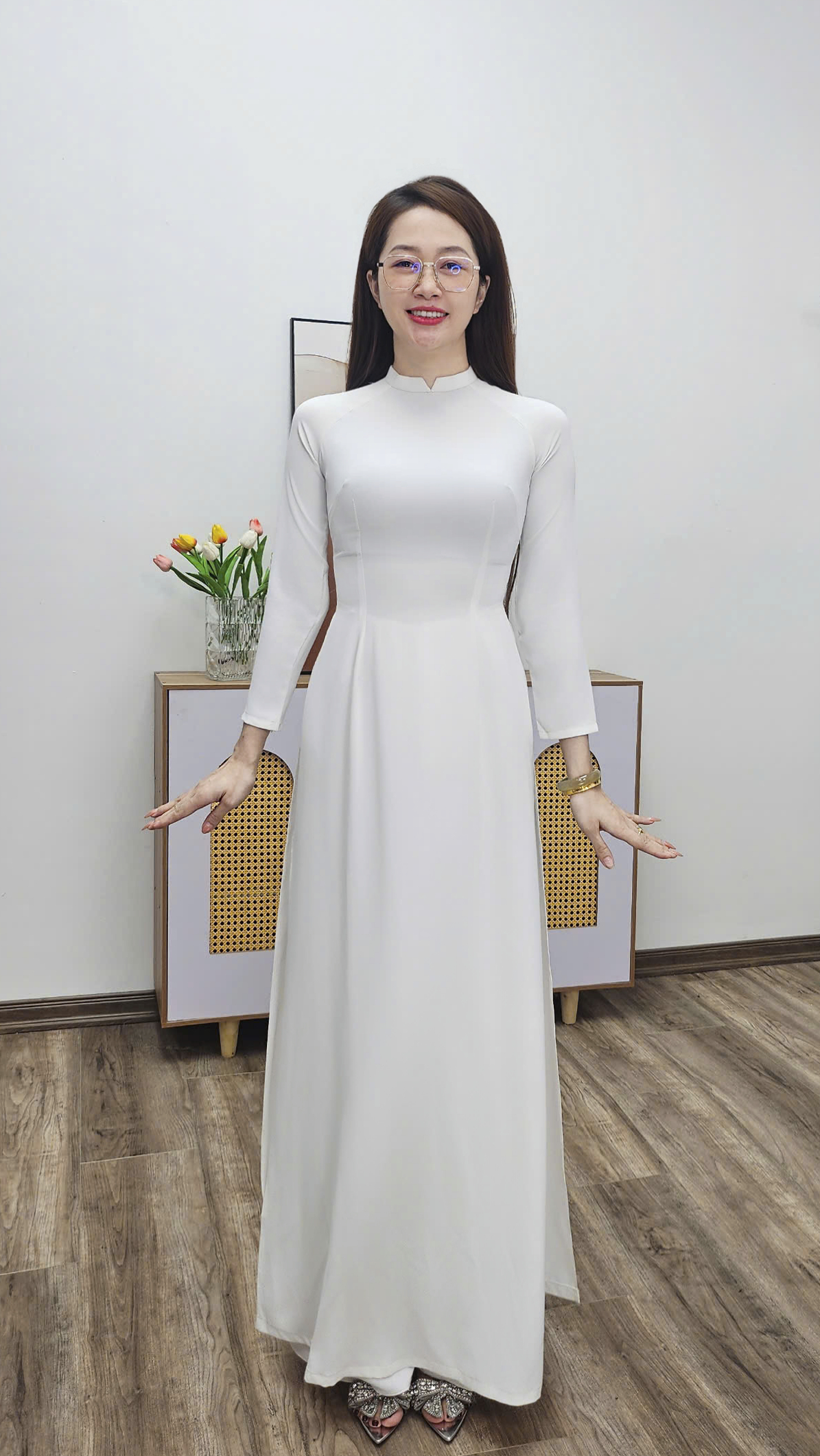 A2068CC áo dài bộ lụa mỹ trắng trơn cổ 2p tay dài