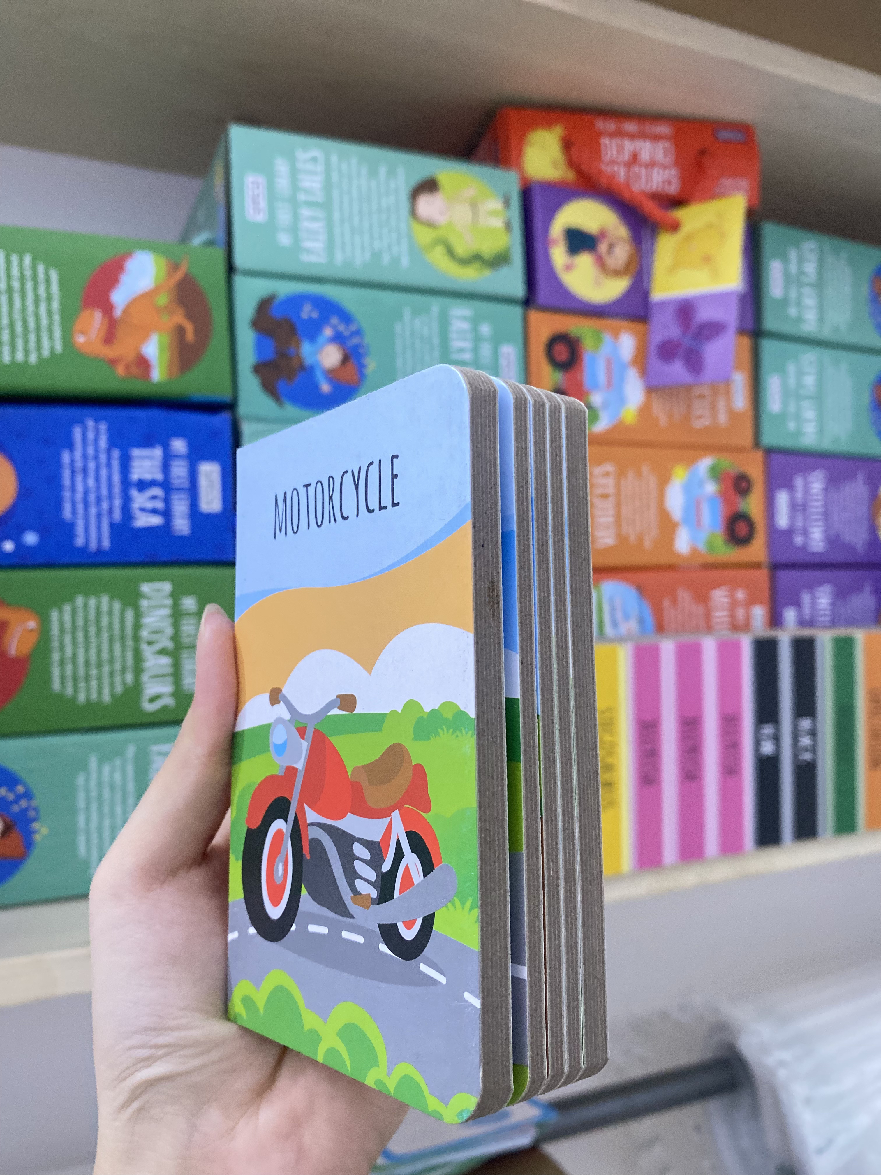 MOTORCYCLE (My First Library. Vehicles)_thumbnail_6