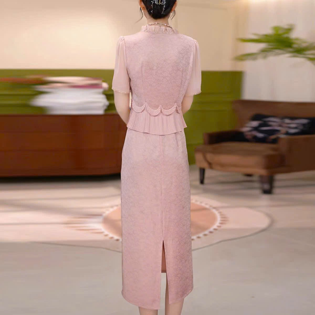 18107-Set áo chân váy hồng ngọc trai vièn bèo kết nút hoa (lụa tằm gãy)_thumbnail_1