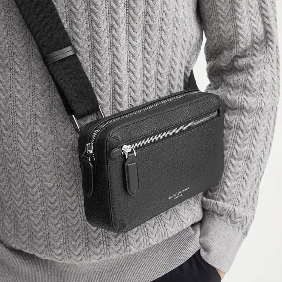 Bạn đang dùng túi khiến outfit kém tinh tế mà không biết?