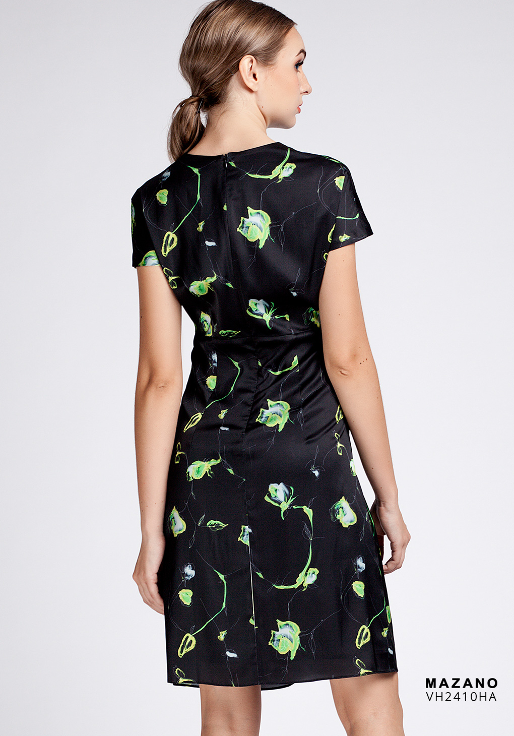 Váy lụa đen cổ tim họa tiết_thumbnail_3