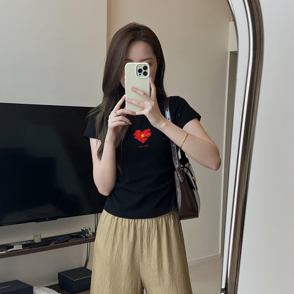 Áo Baby tee 'Tôi yêu Việt Nam' in hình 'Cờ đỏ sao vàng'nhỏ  - Áo phông Baby tee nữ LOZA ET001_thumbnail_0