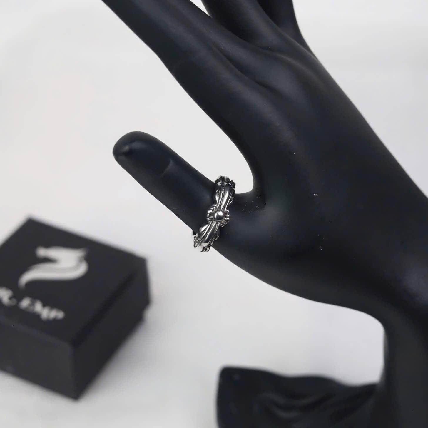 nhẫn titan chrome heart thiết kế_thumbnail_2