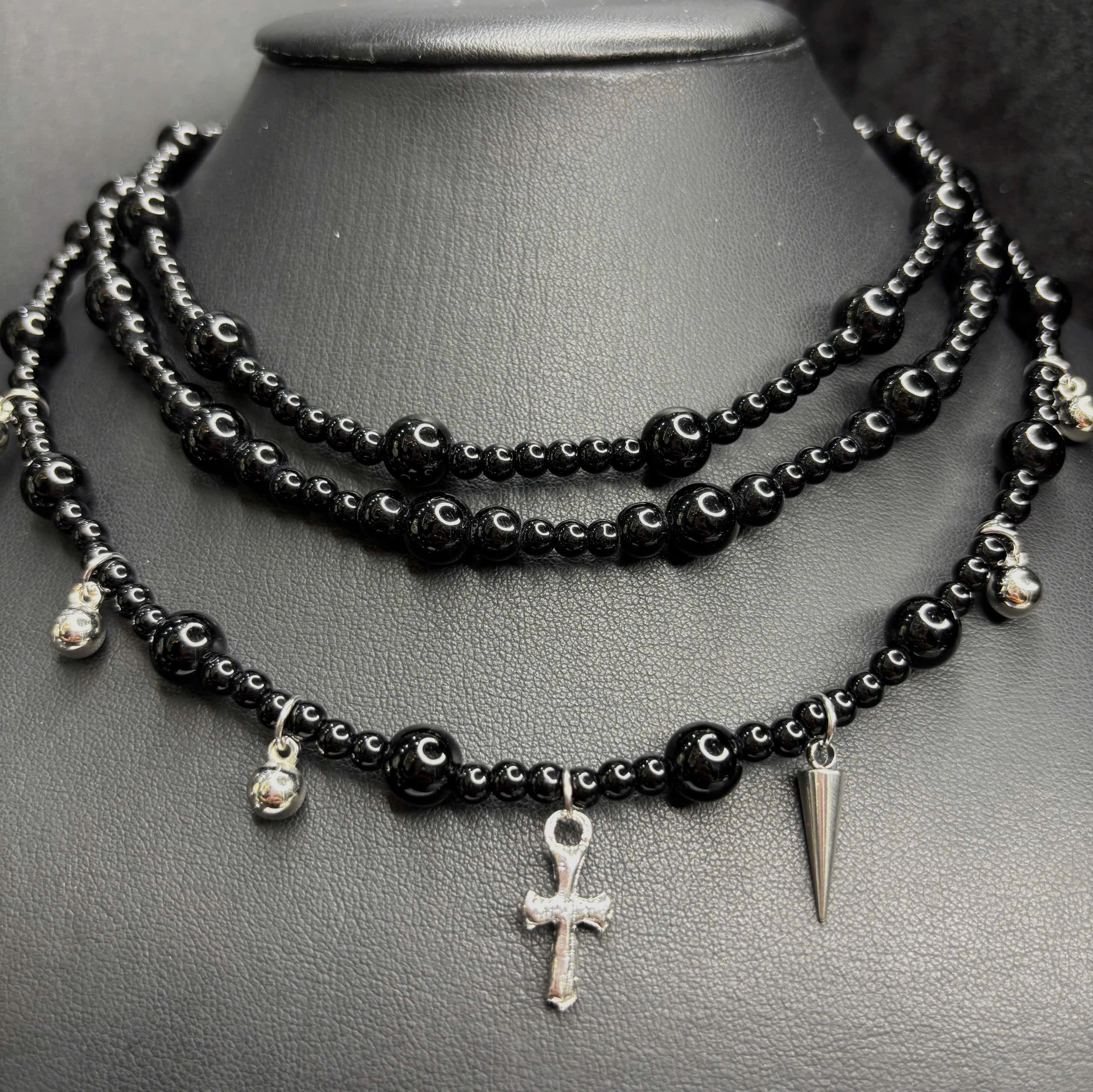 Vòng cổ 3 vòng chuỗi đá đen mix charm thánh giá