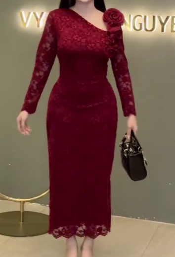 Đầm Suông Cổ Lệch Hoa Vai_thumbnail_4