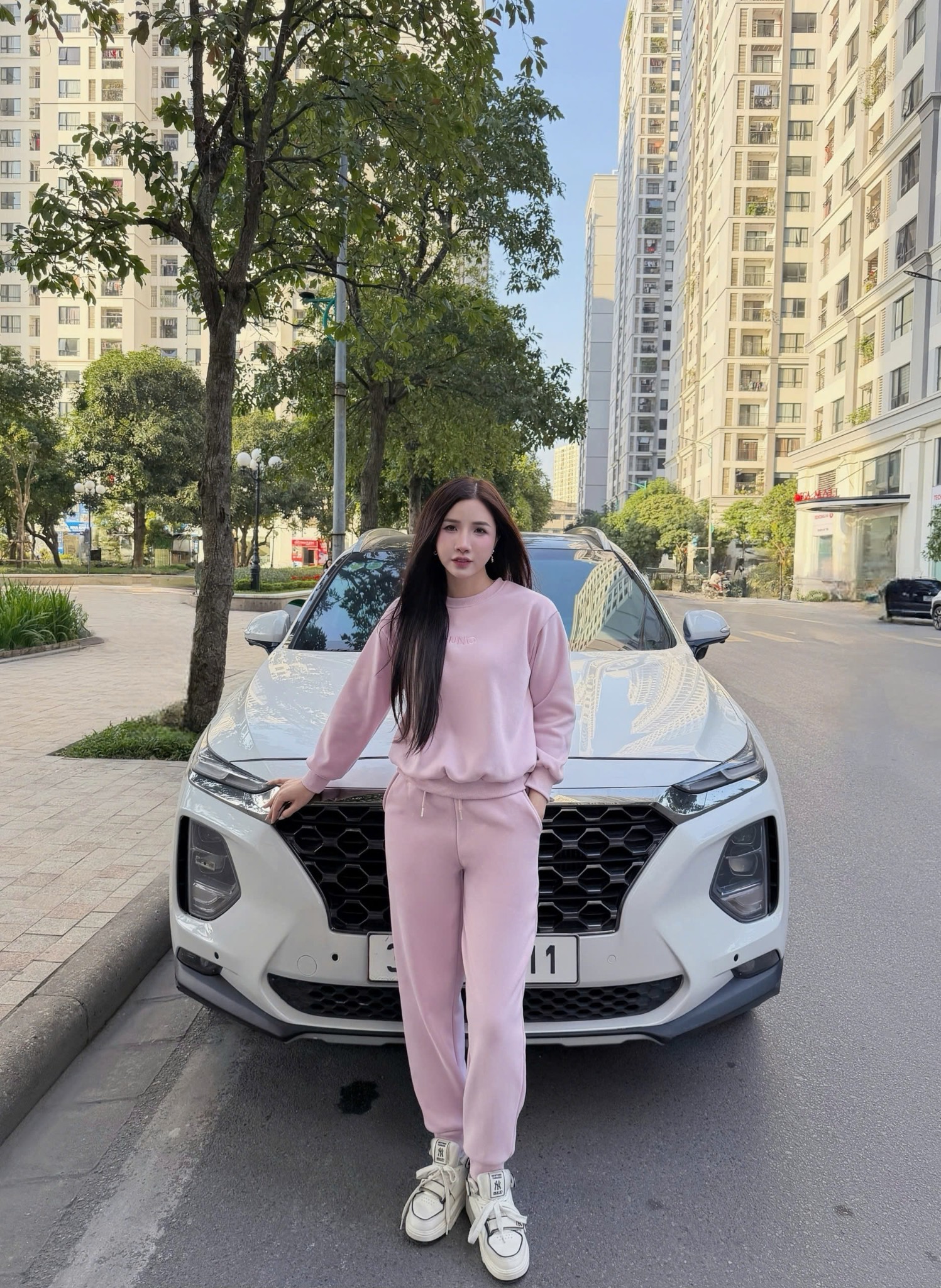 25BG168-Bộ quần áo nỉ nhung NỮ chui đầu chữ GUNO bo gấu BDW1 280226_thumbnail_6