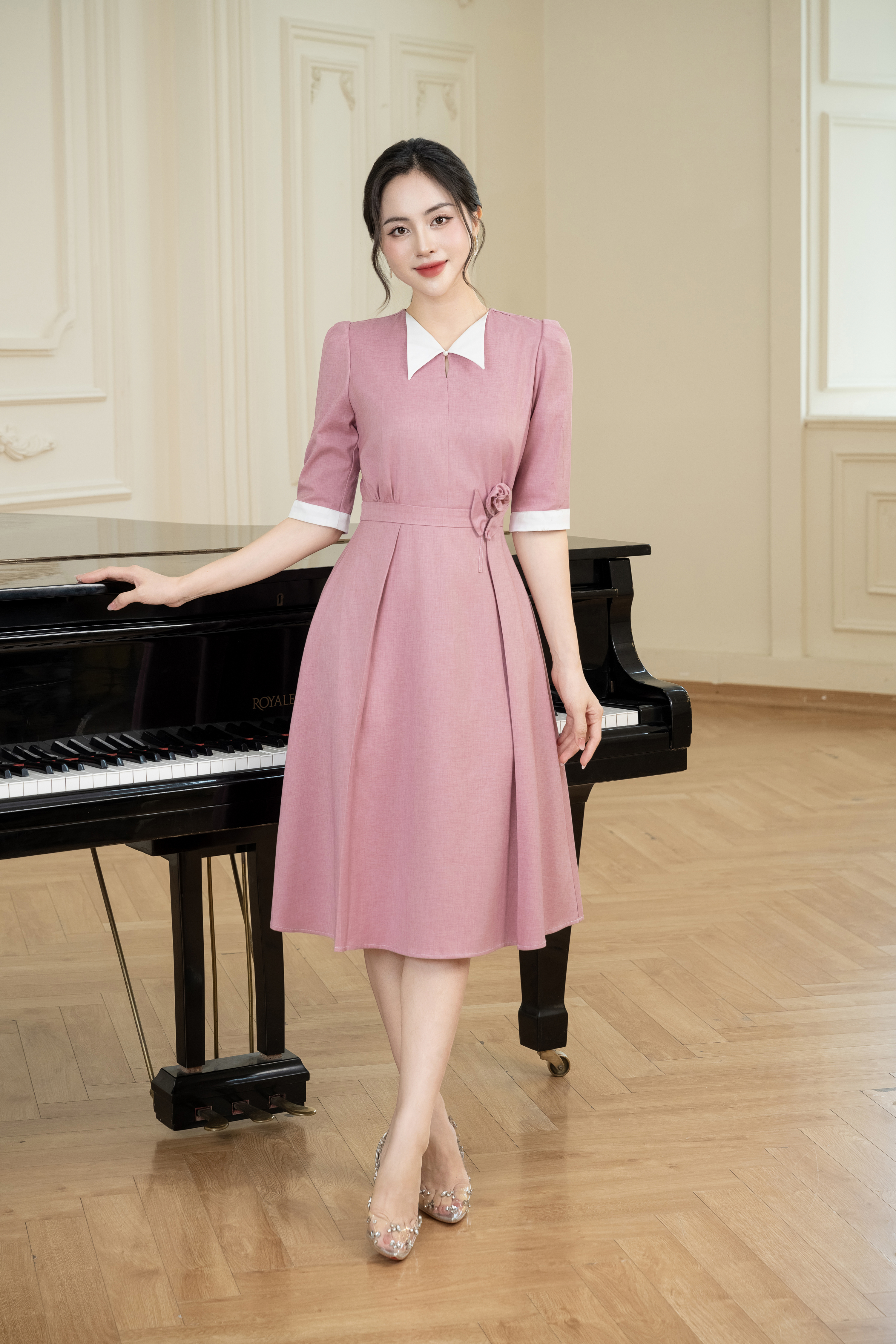 Đầm xoè hồng tay phối phối trắng đính hoa eo_thumbnail_2