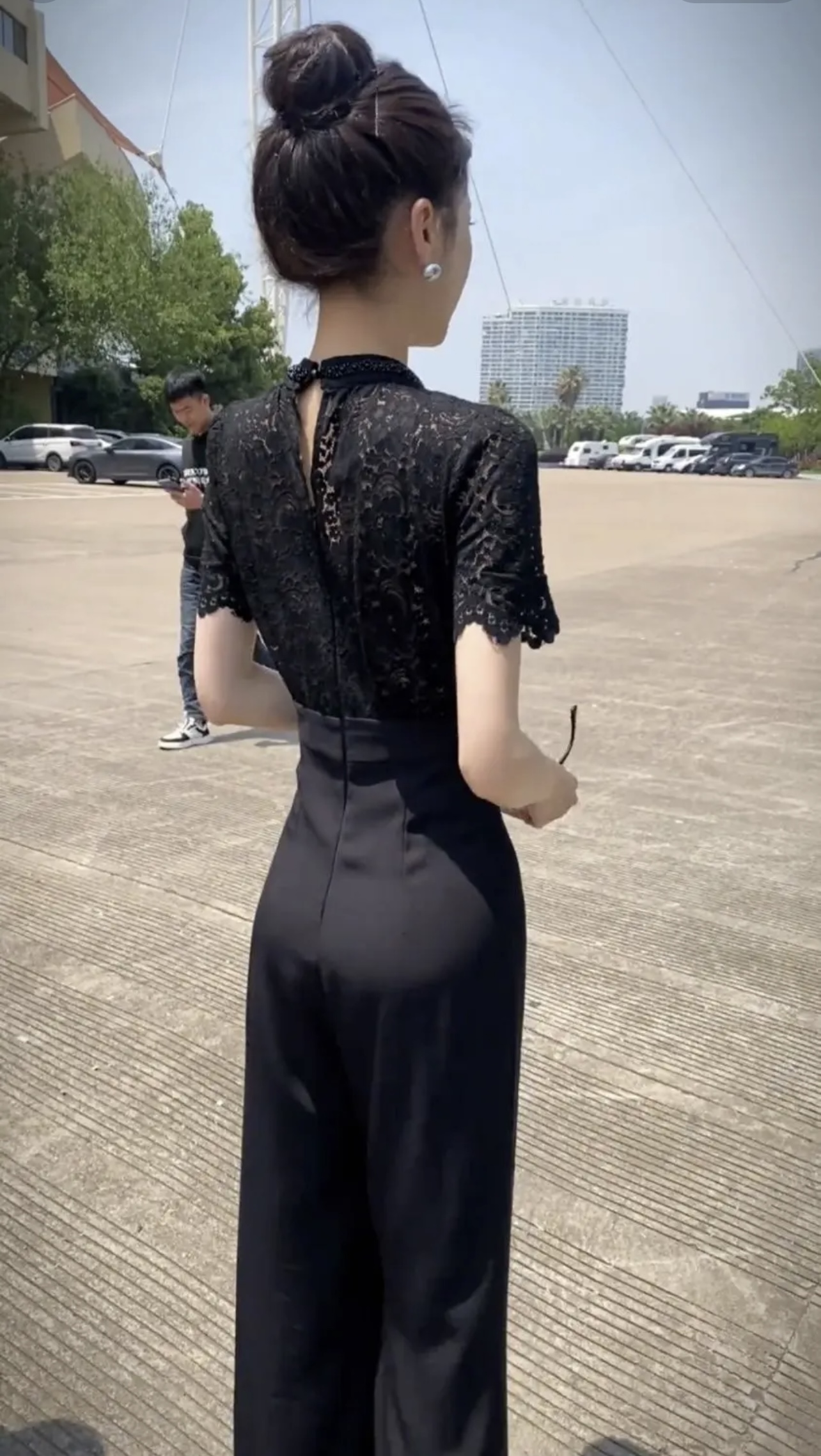 Jump phối ren cổ tròn đính đá phong cách_thumbnail_5