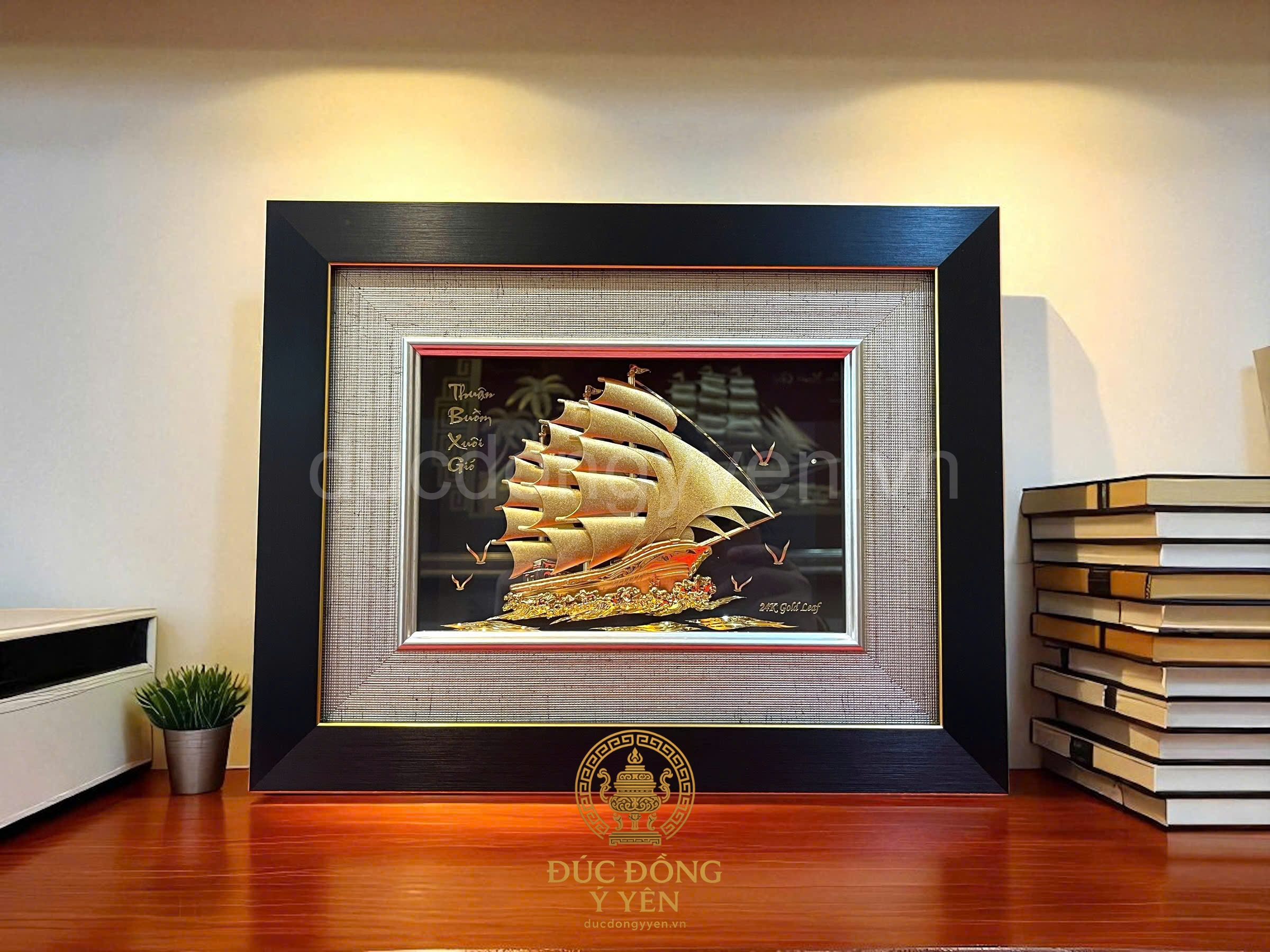 Tranh thuận buồm xuôi gió mạ vàng 24k kích thước 34 cm x 27 cm