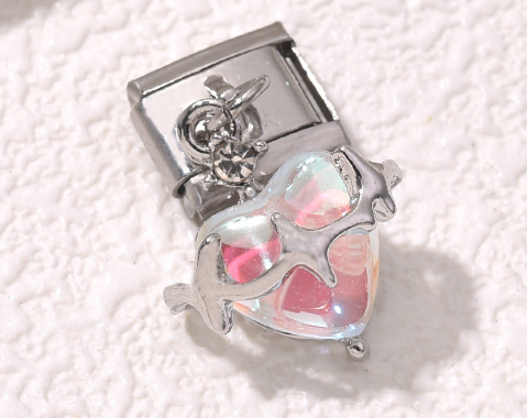 Lủng lẳng trái tim hồng