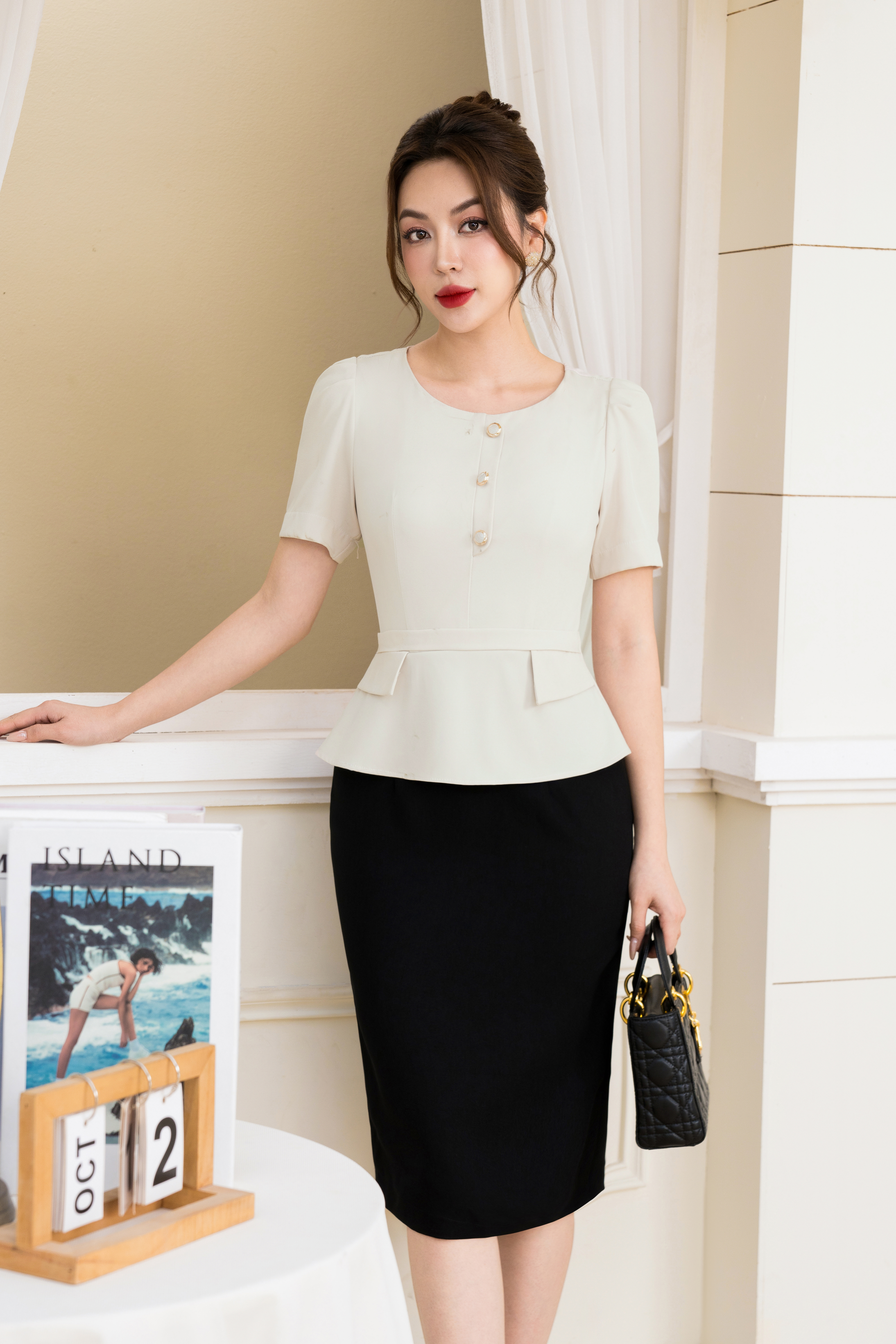 Đầm ôm peplum kem phối chân váy đen