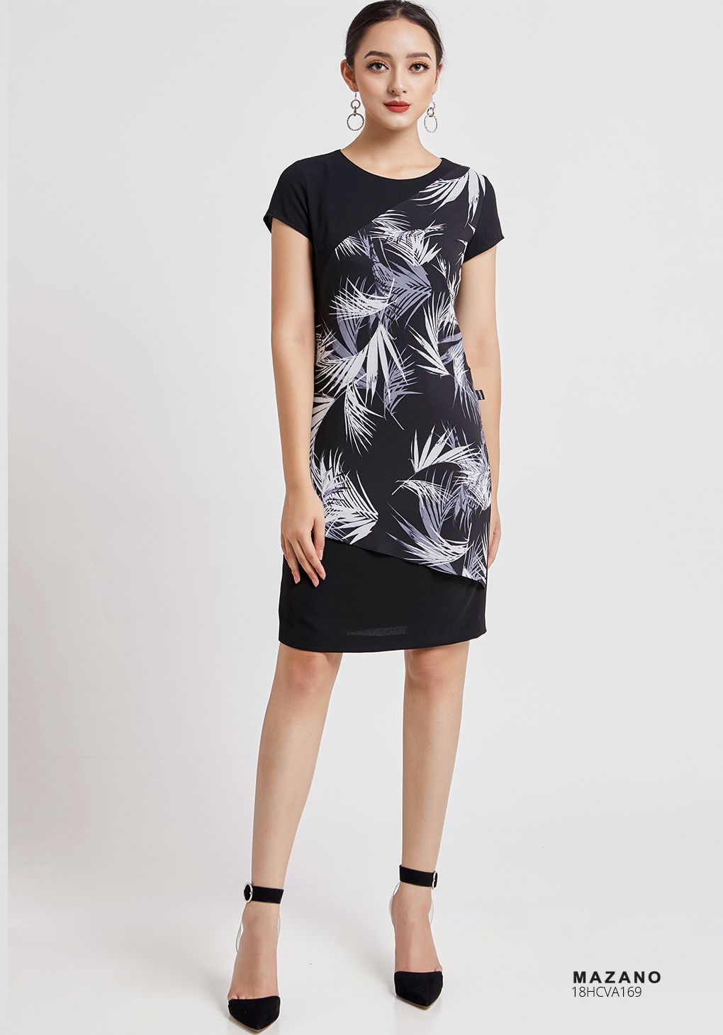 Váy đen phối họa tiết chéo thân_thumbnail_0