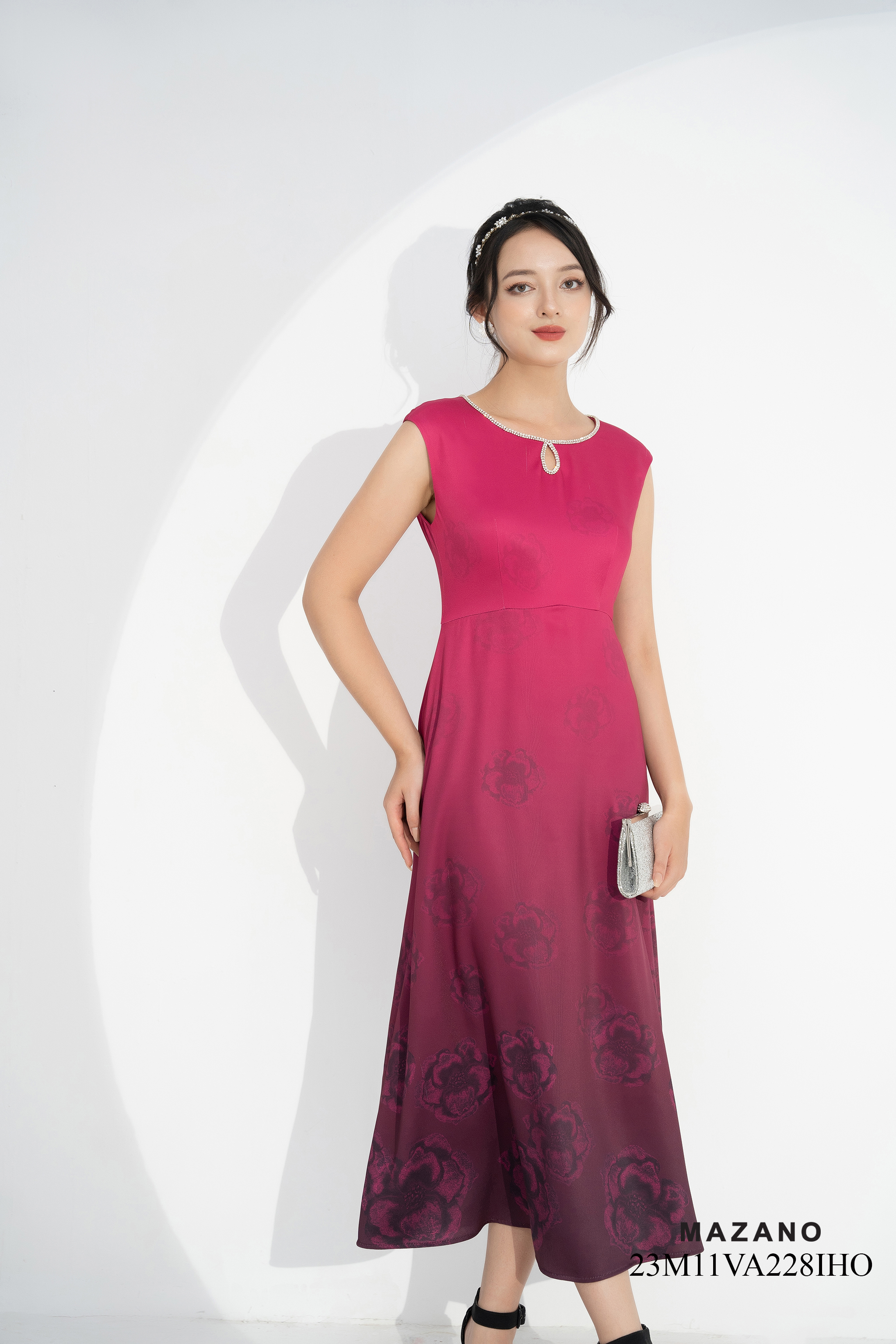 Váy Đầm Ôm Vải lụa dày Họa tiết in ombre Đính đá Cổ tròn rộng Tay chờm Dài đến mắt cá chân_thumbnail_3