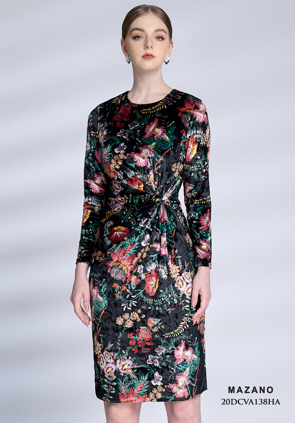 Đầm nhung đen xoắn eo dài tay xếp ly vai_thumbnail_2