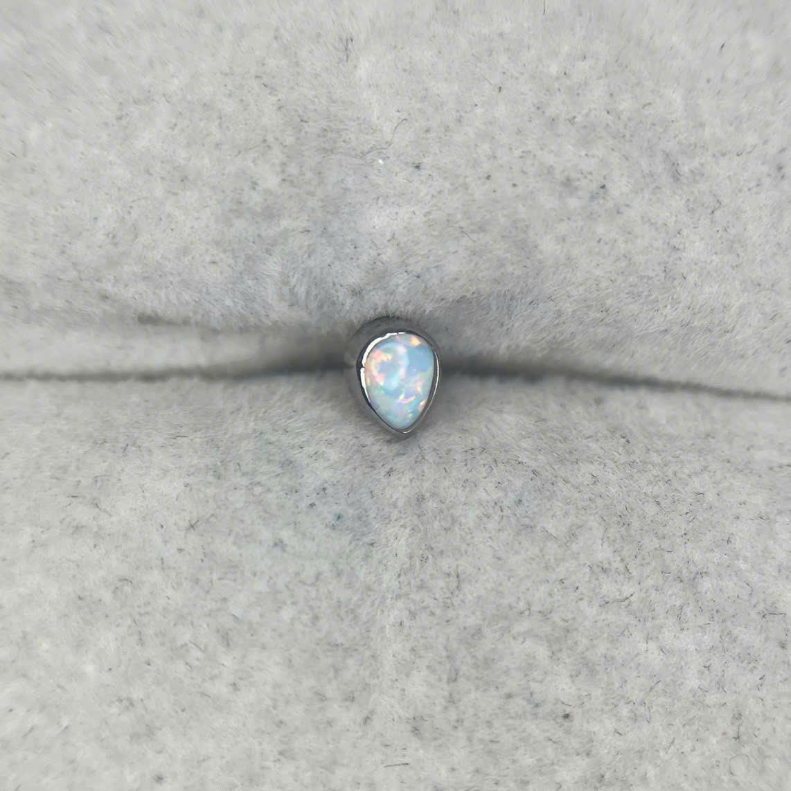 charm cấy titan đá opal trắng xanh giọt nước