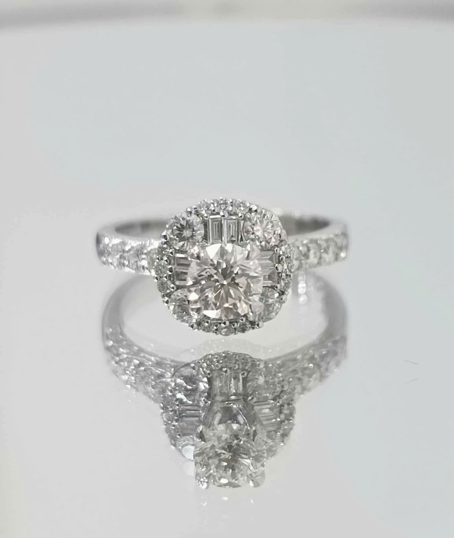 Nhẫn chủ 5li VS1 GIA