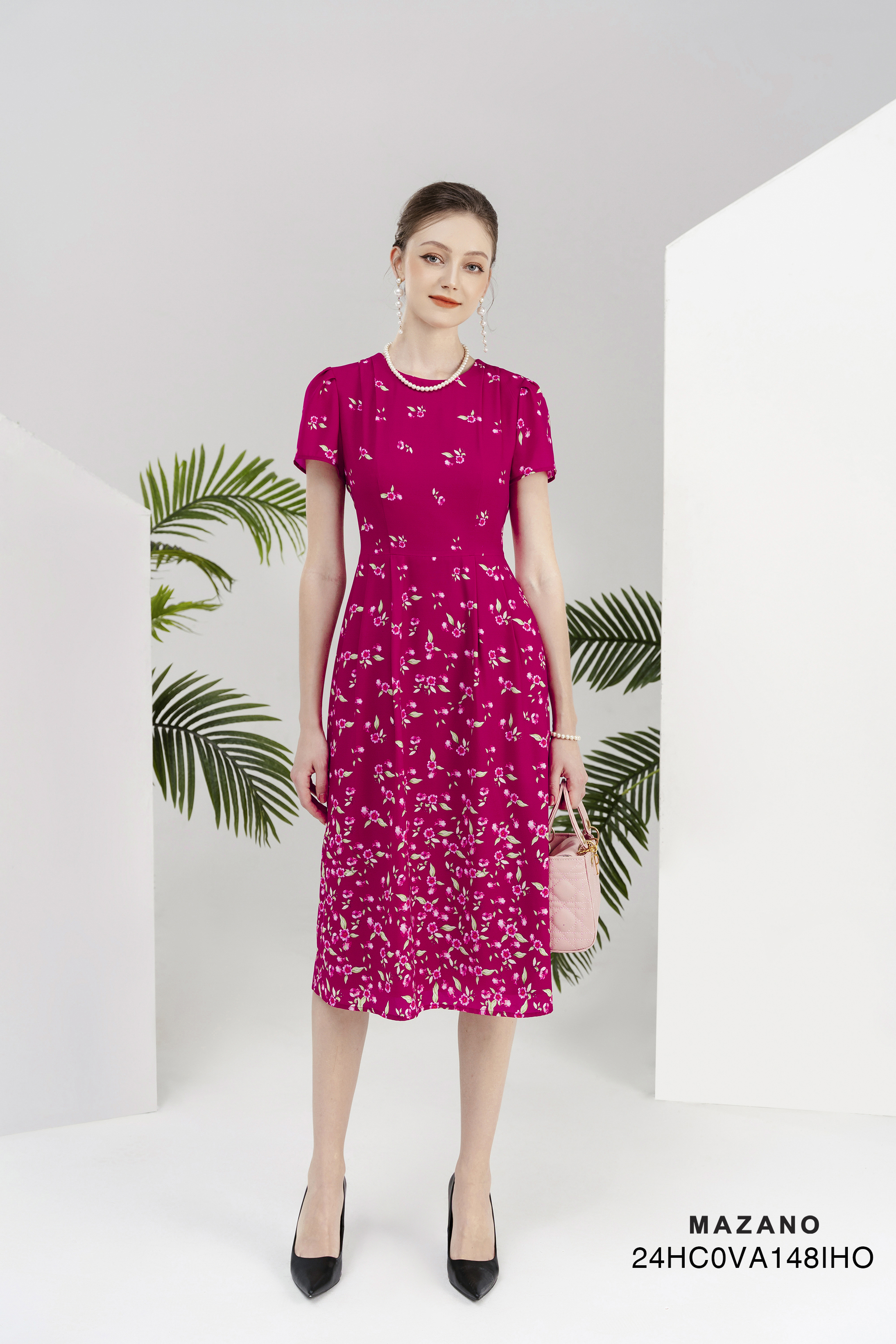 Váy Đầm thân ôm vừa in họa tiết hoa cách điệu Xếp ly vai Cổ tròn Tay ngắn Dài đến ngang bắp chân