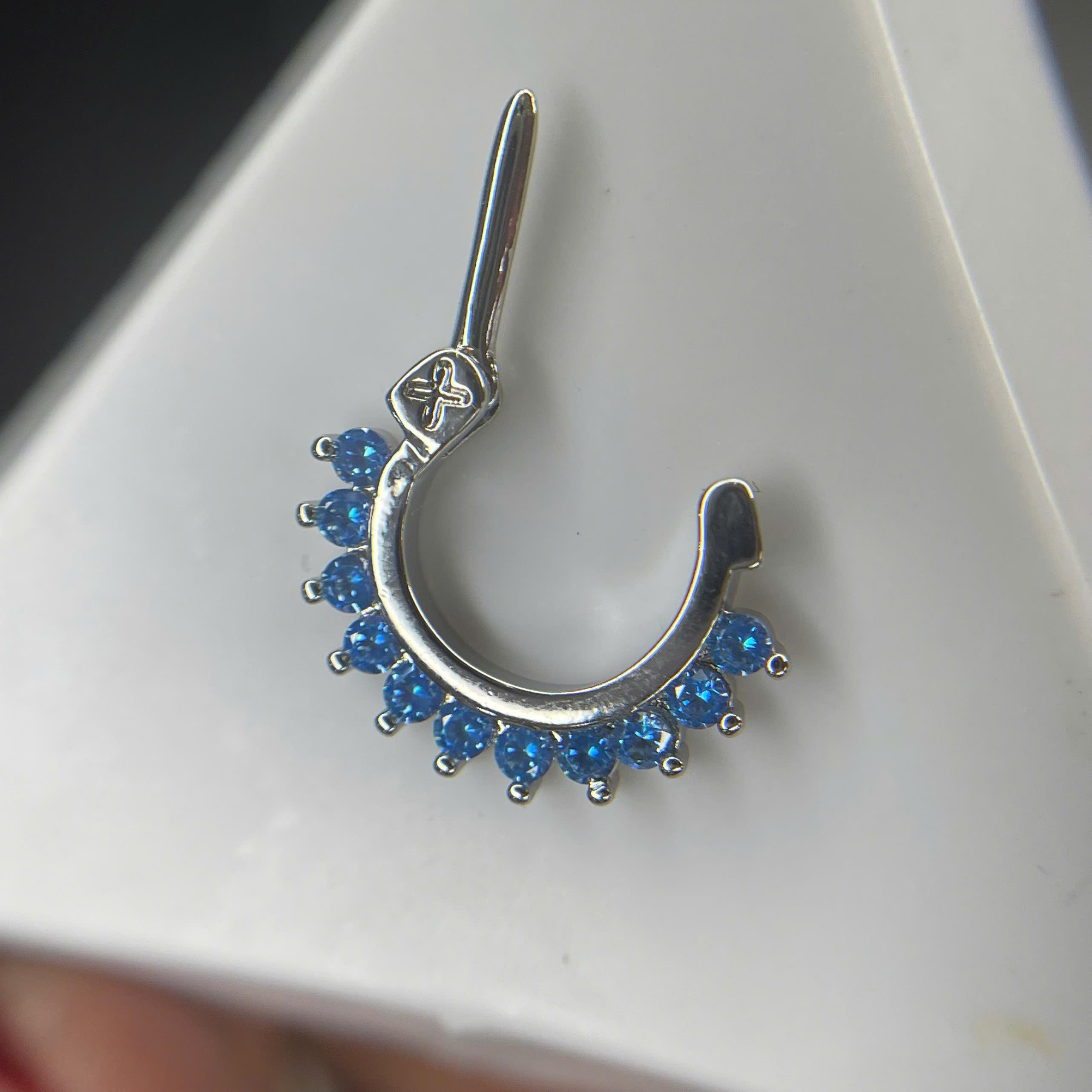 daith kiểu thân thẳng vòm kim cương xanh biển_thumbnail_1