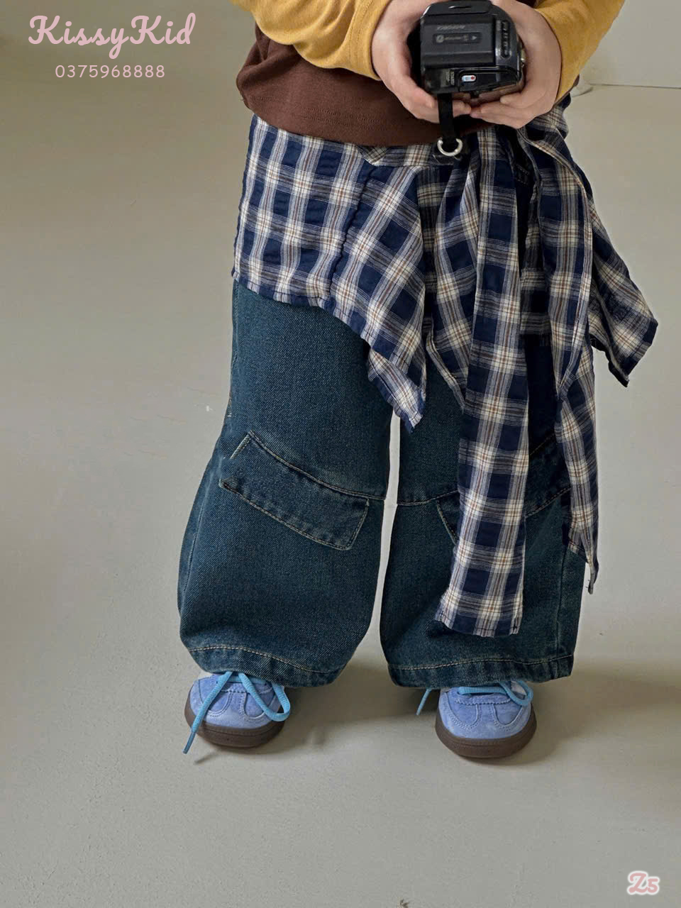 (Z5) Quần bò ống xuông kèm yếm kẻ caro bé trai