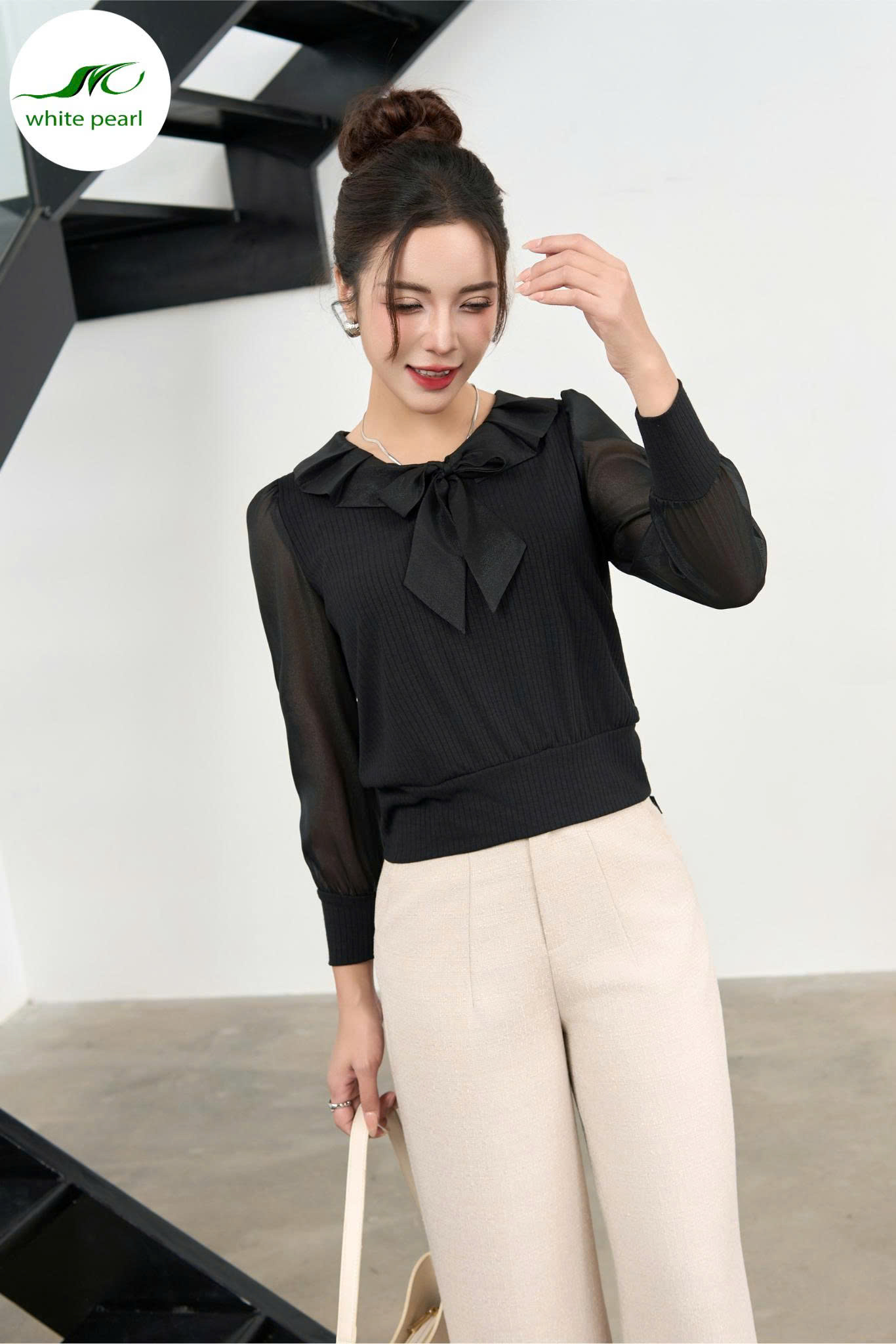 Áo thun cổ buộc nơ Thời Trang Công Sở White Pearl_thumbnail_1